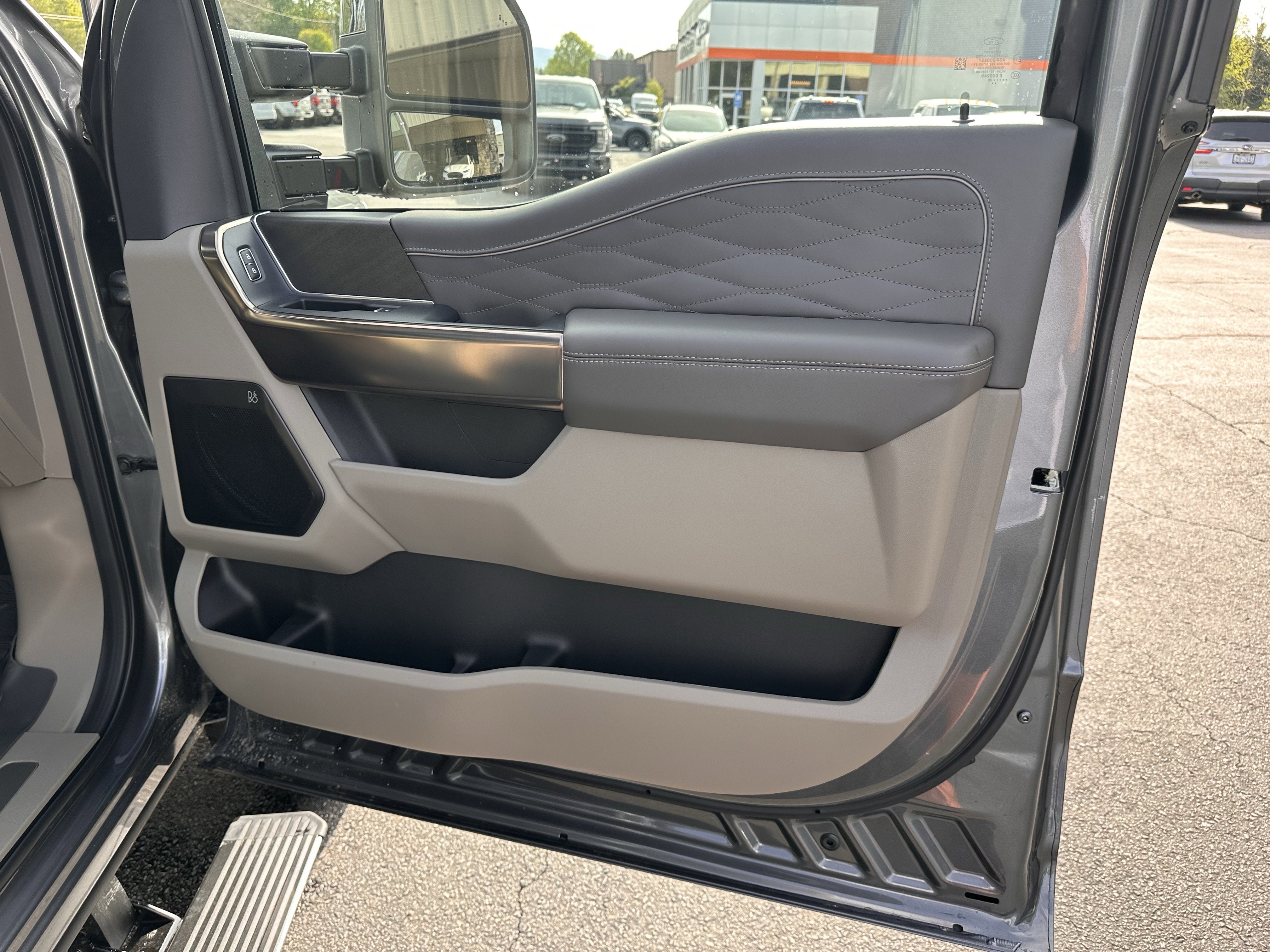 2026 Ford Super Duty F-350 SRW Platinum