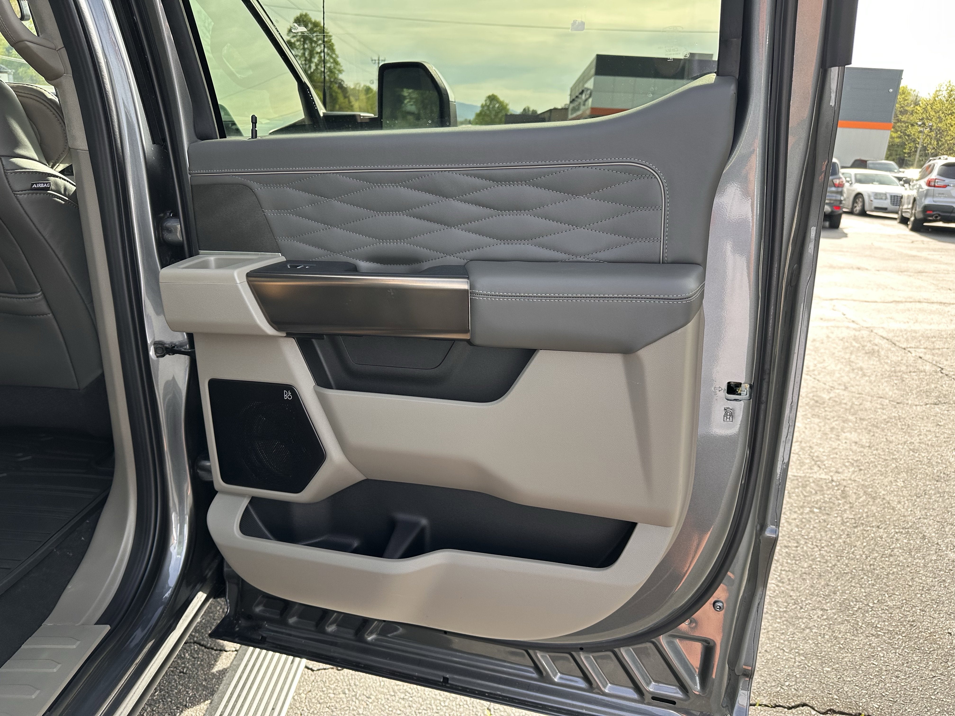 2026 Ford Super Duty F-350 SRW Platinum