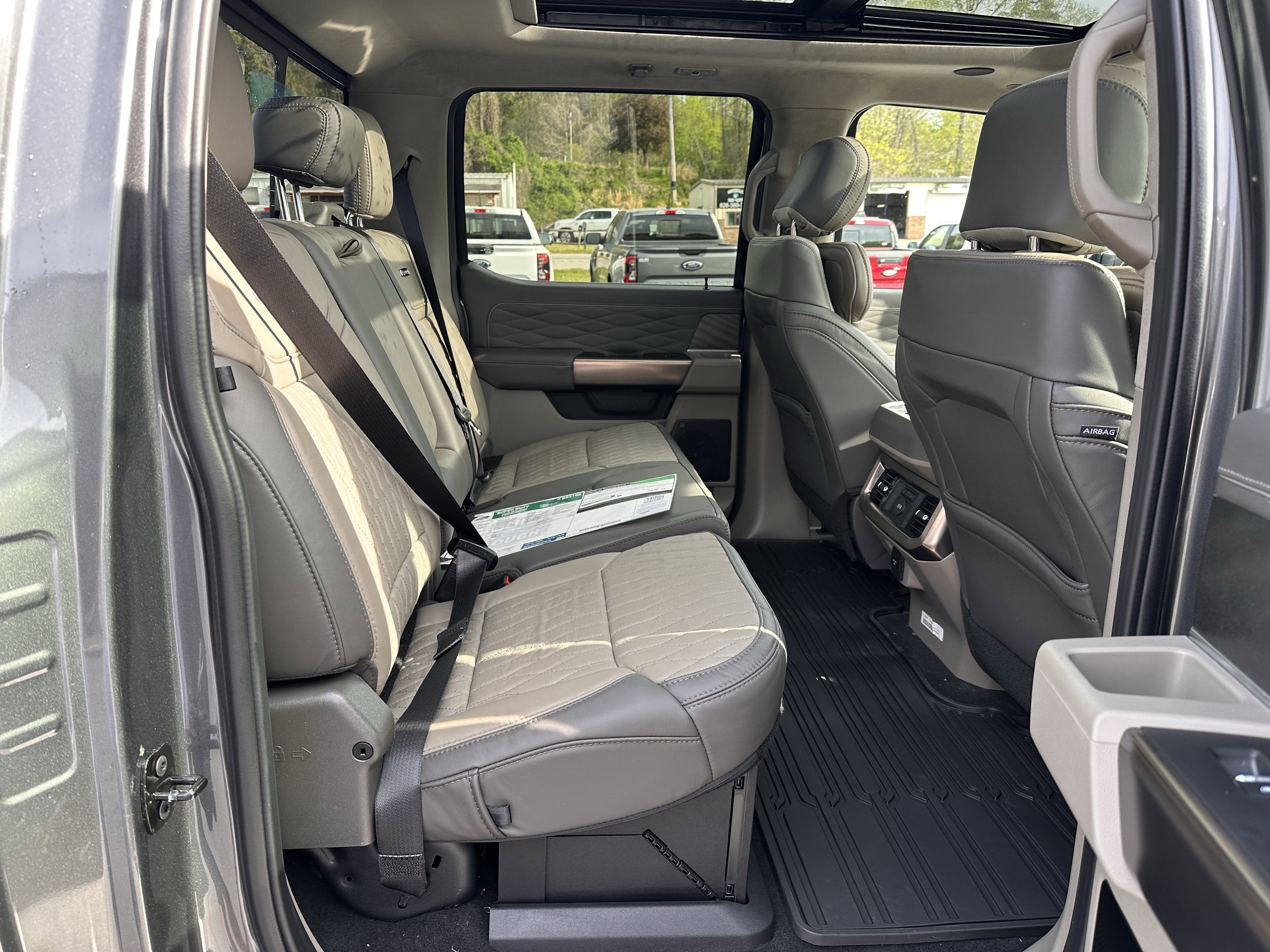 2026 Ford Super Duty F-350 SRW Platinum