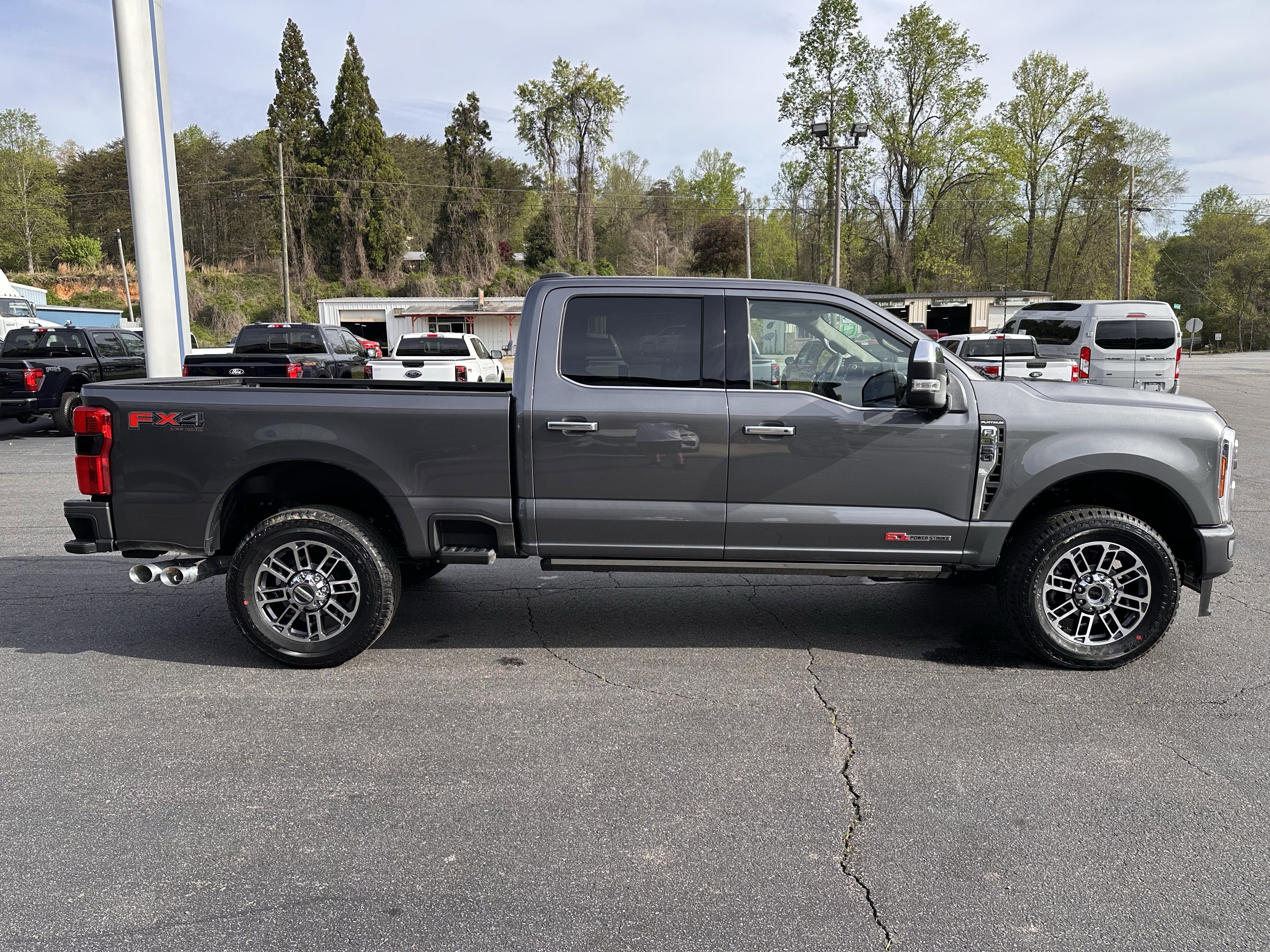 2026 Ford Super Duty F-350 SRW Platinum