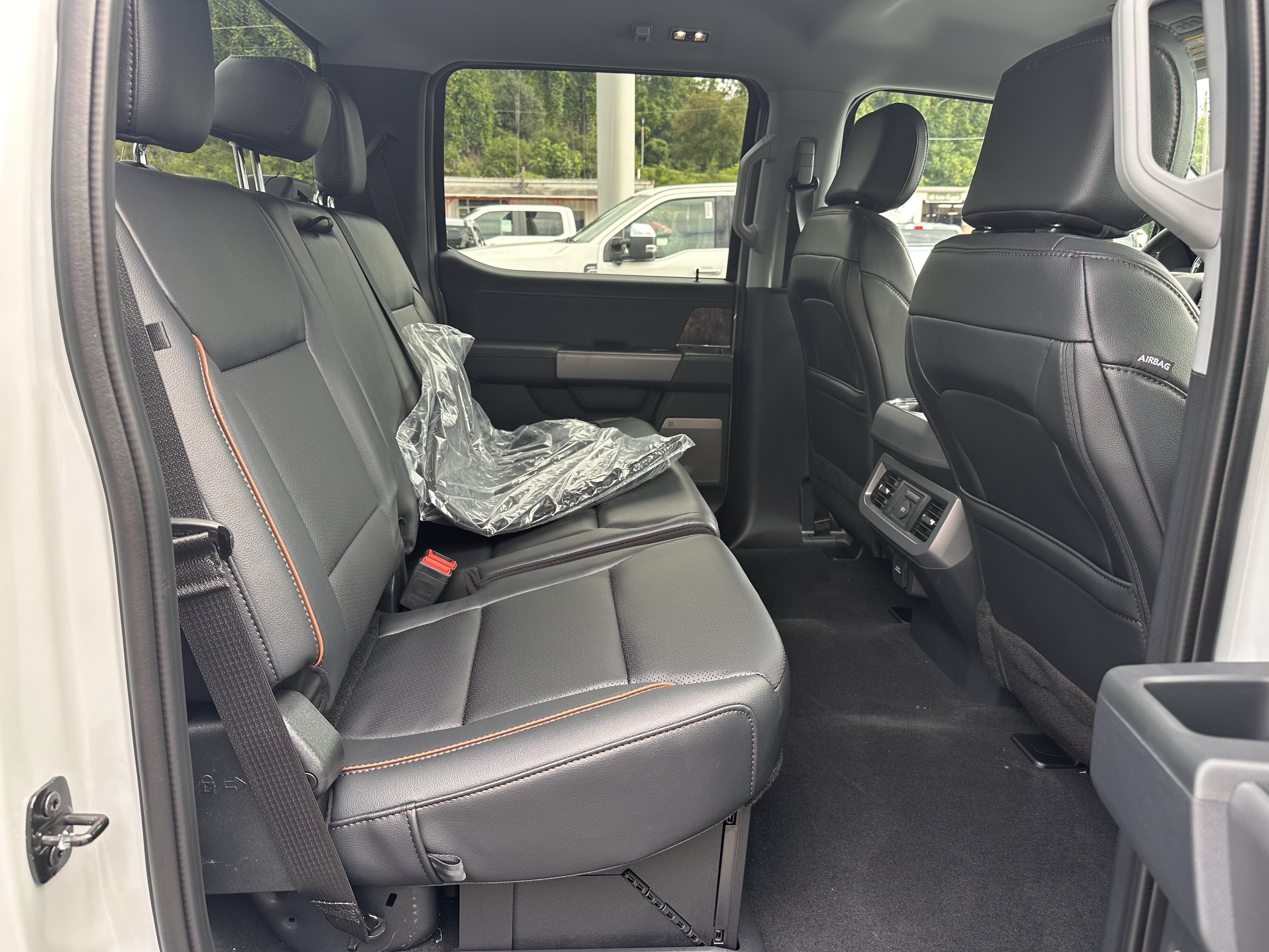 2026 Ford Super Duty F-350 SRW LARIAT
