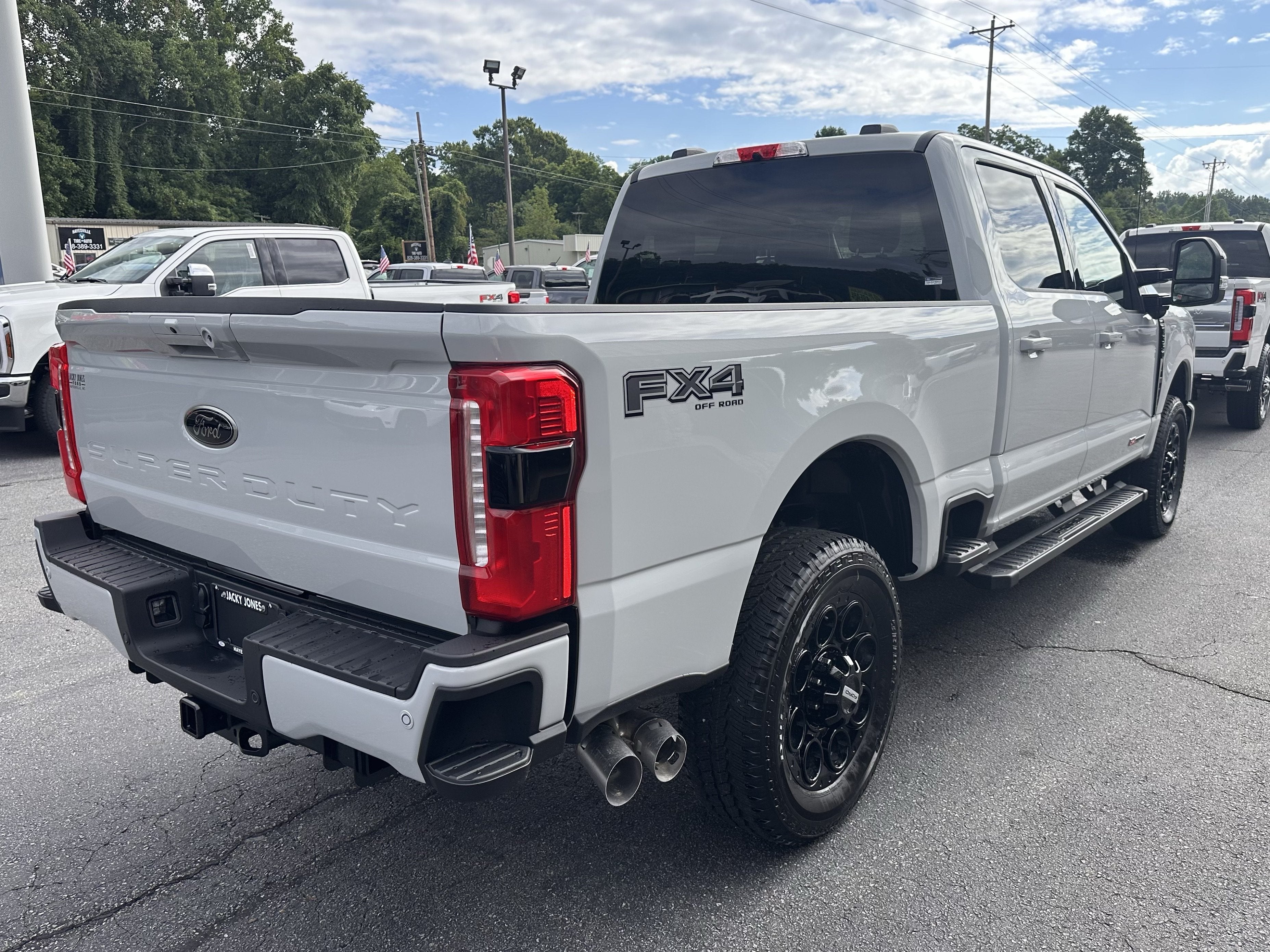 2026 Ford Super Duty F-350 SRW LARIAT