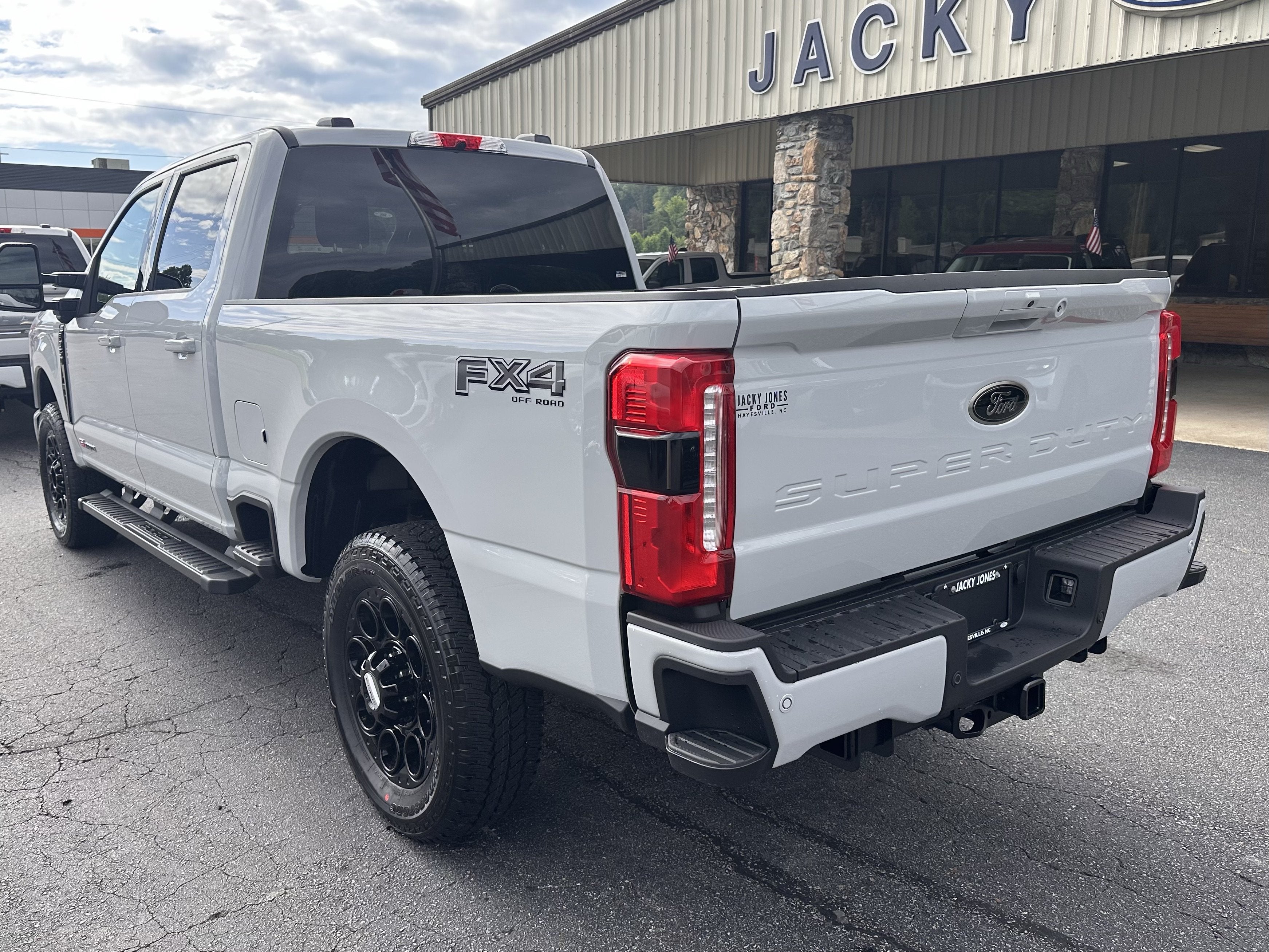 2026 Ford Super Duty F-350 SRW LARIAT