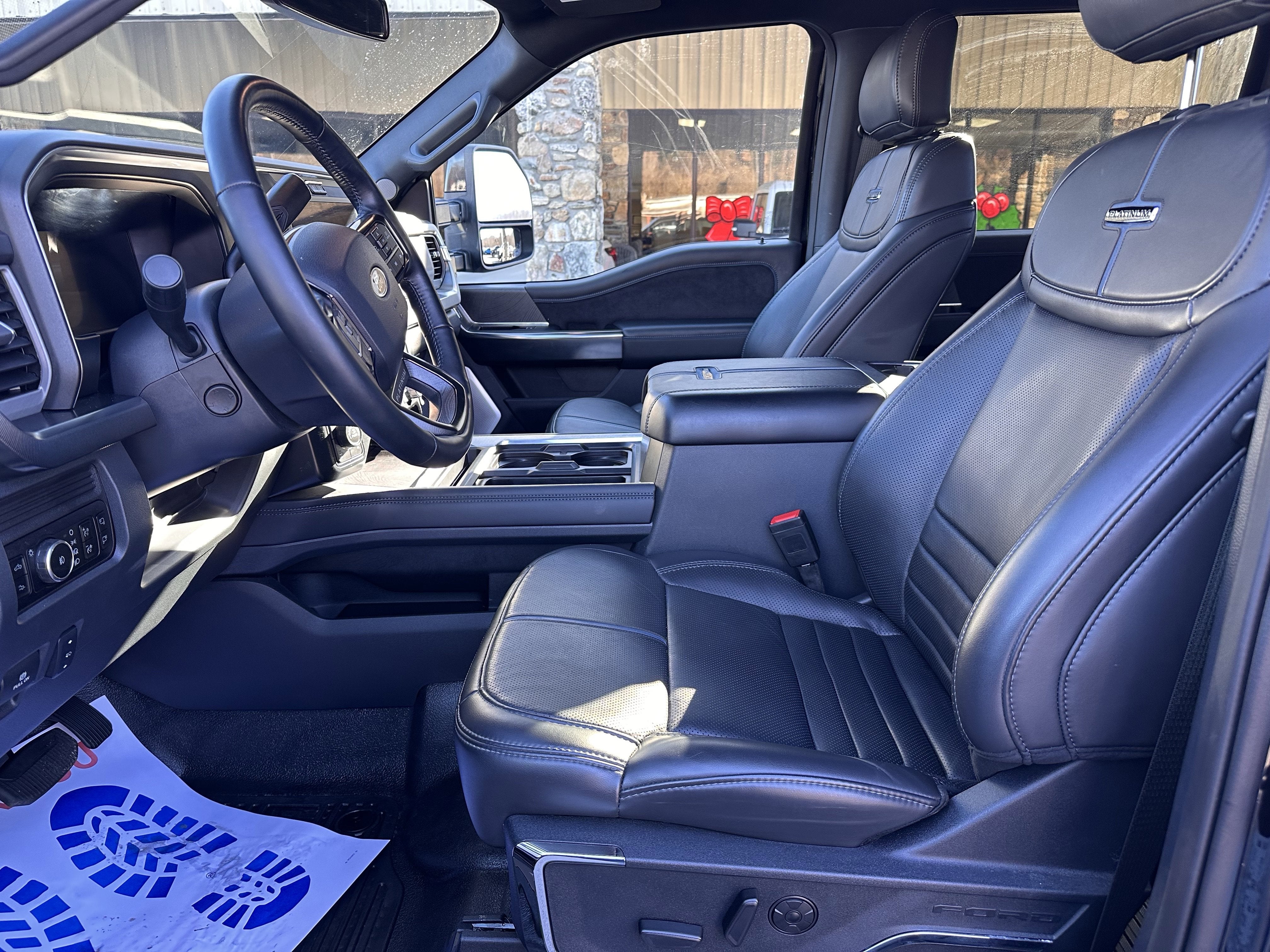 2025 Ford Super Duty F-350 SRW Platinum