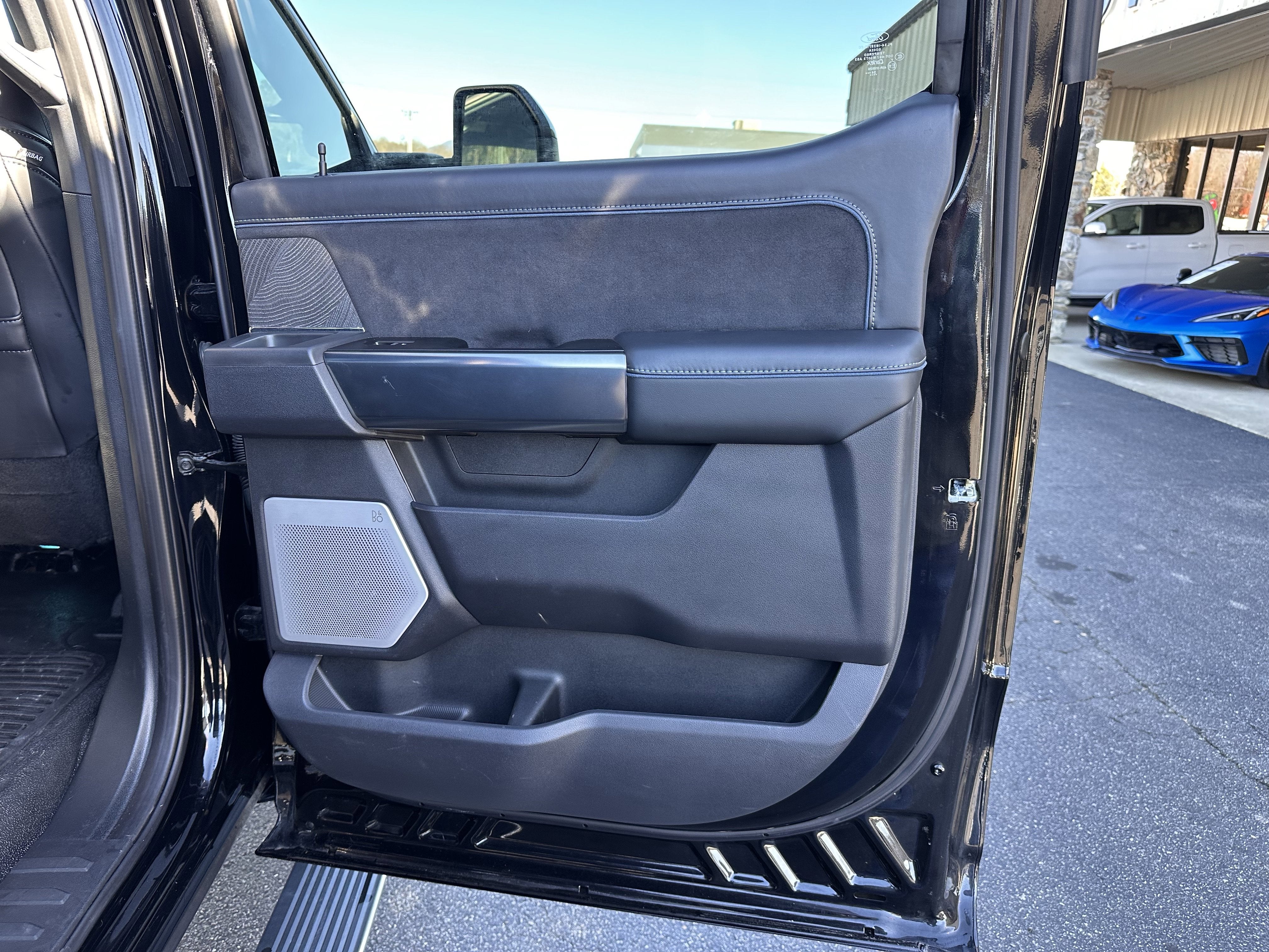 2025 Ford Super Duty F-350 SRW Platinum