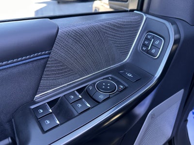 2025 Ford Super Duty F-350 SRW Platinum