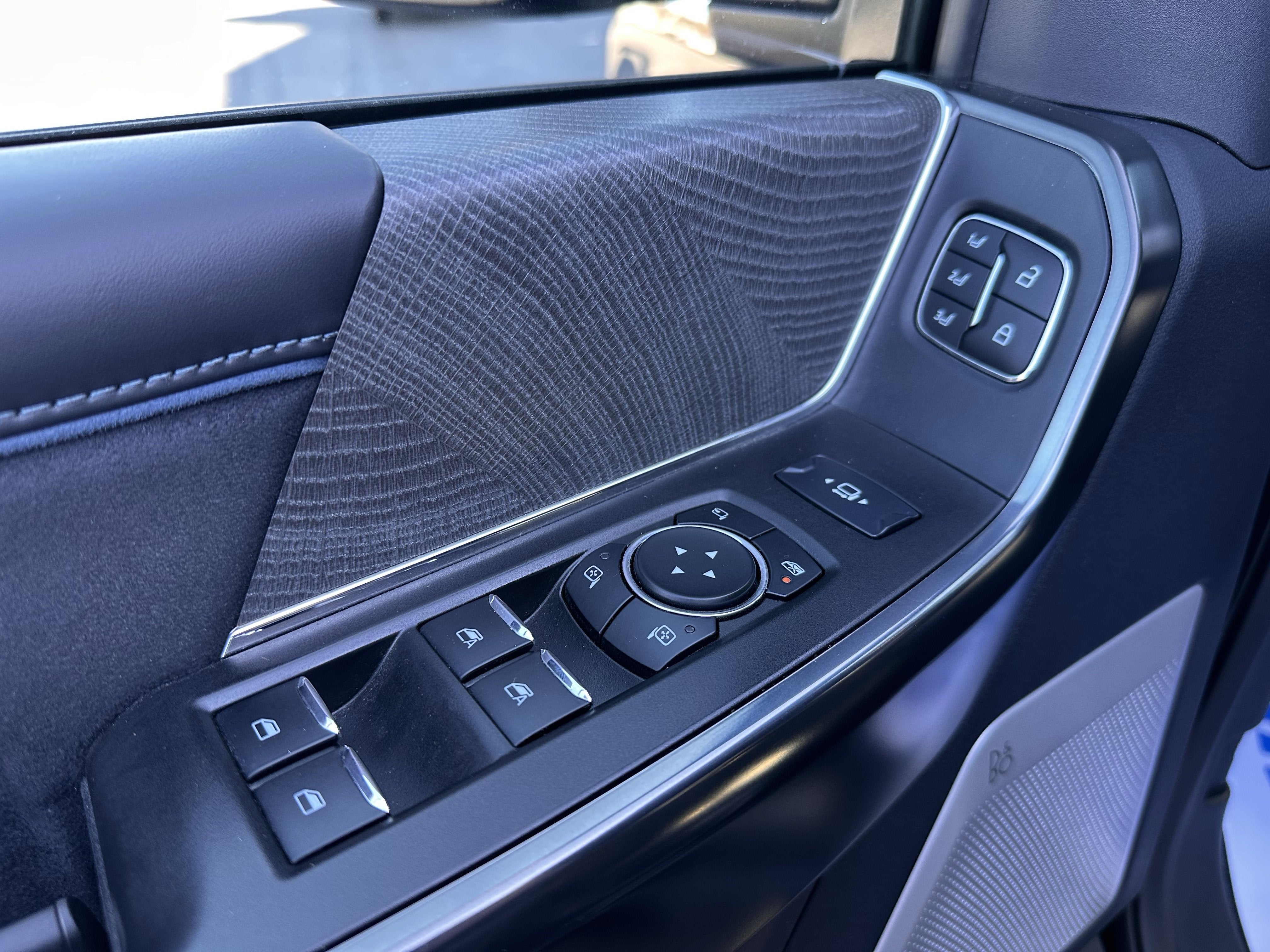 2025 Ford Super Duty F-350 SRW Platinum