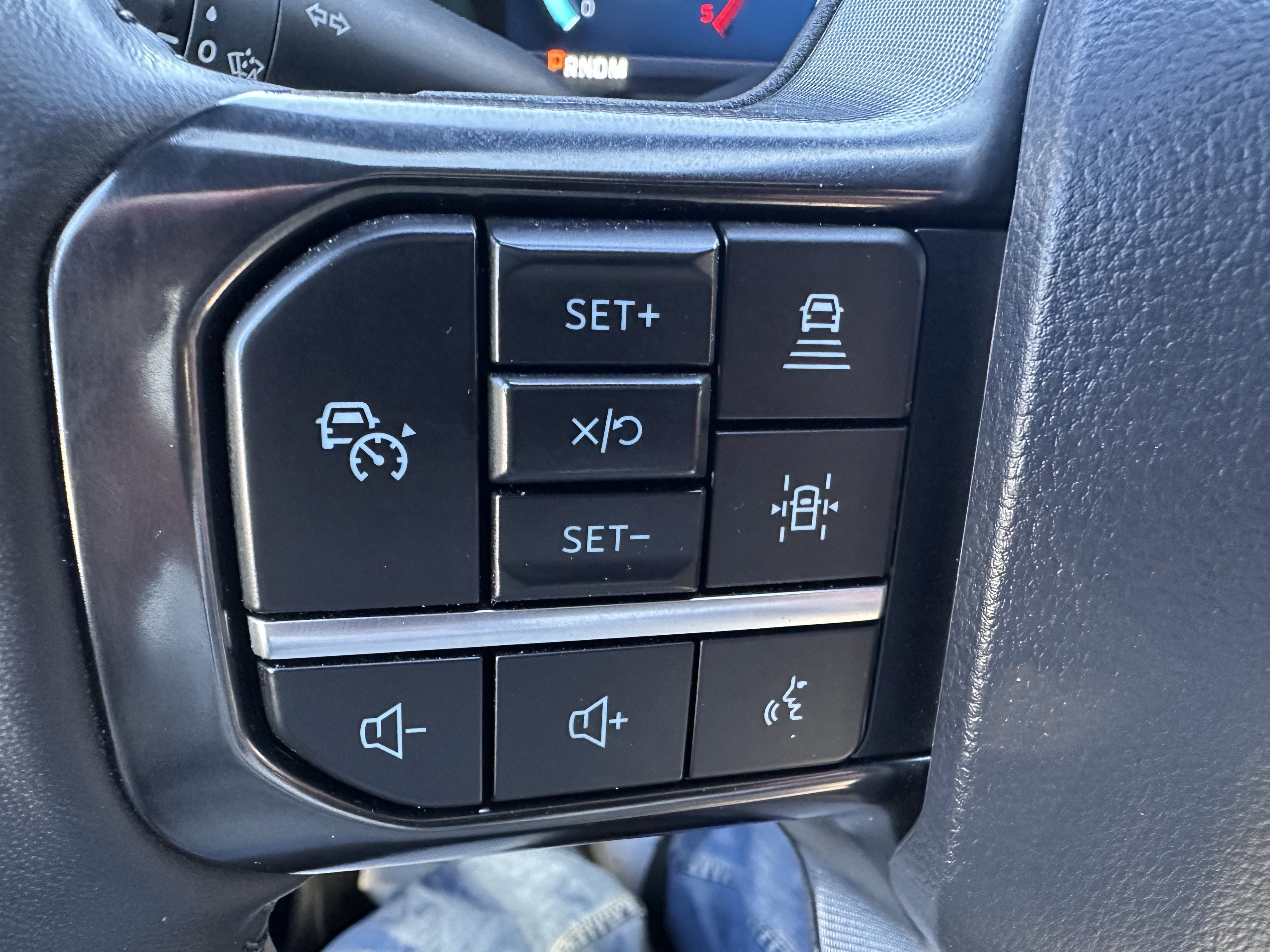 2025 Ford Super Duty F-350 SRW Platinum