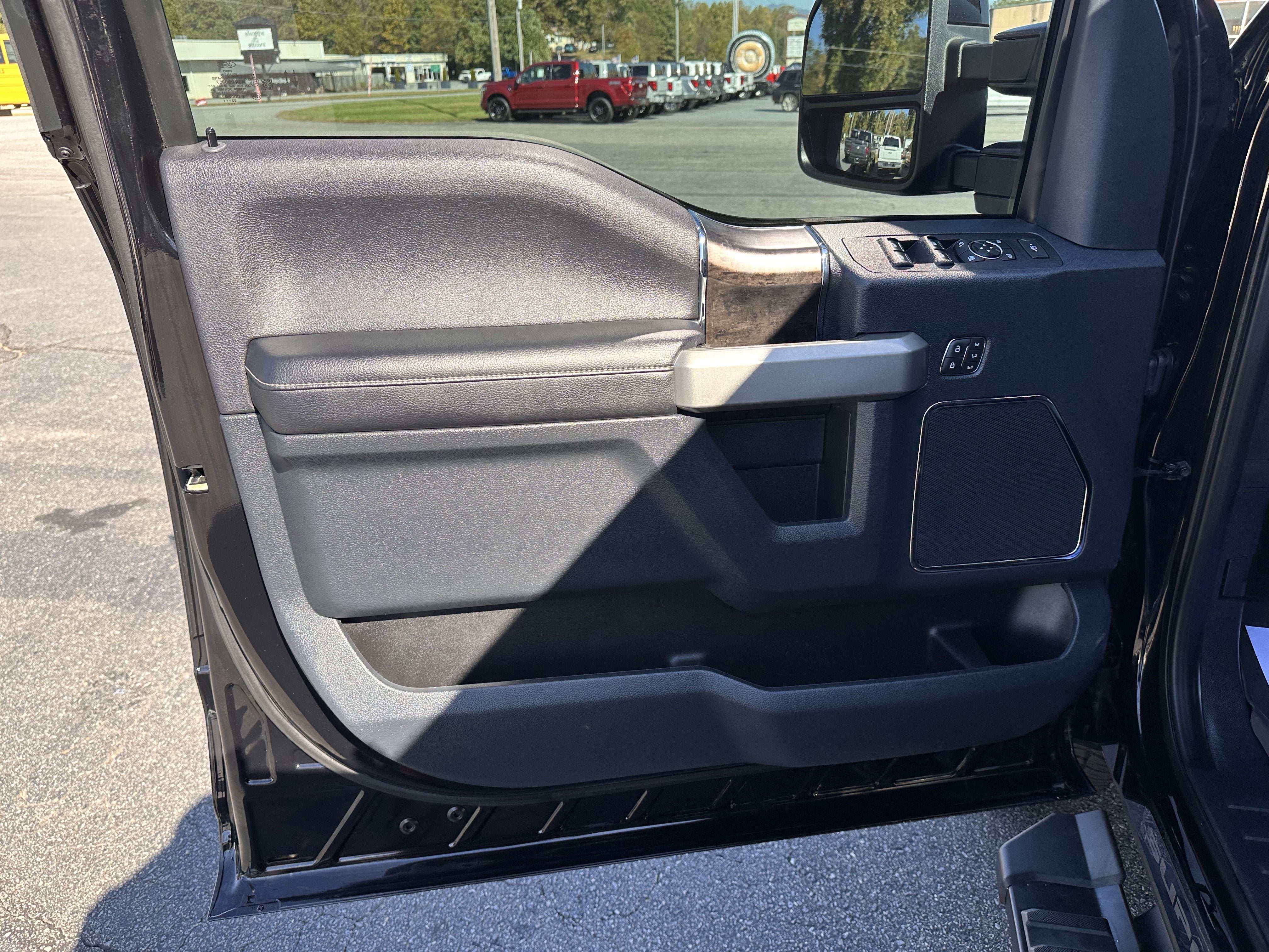 2022 Ford Super Duty F-350 SRW LARIAT