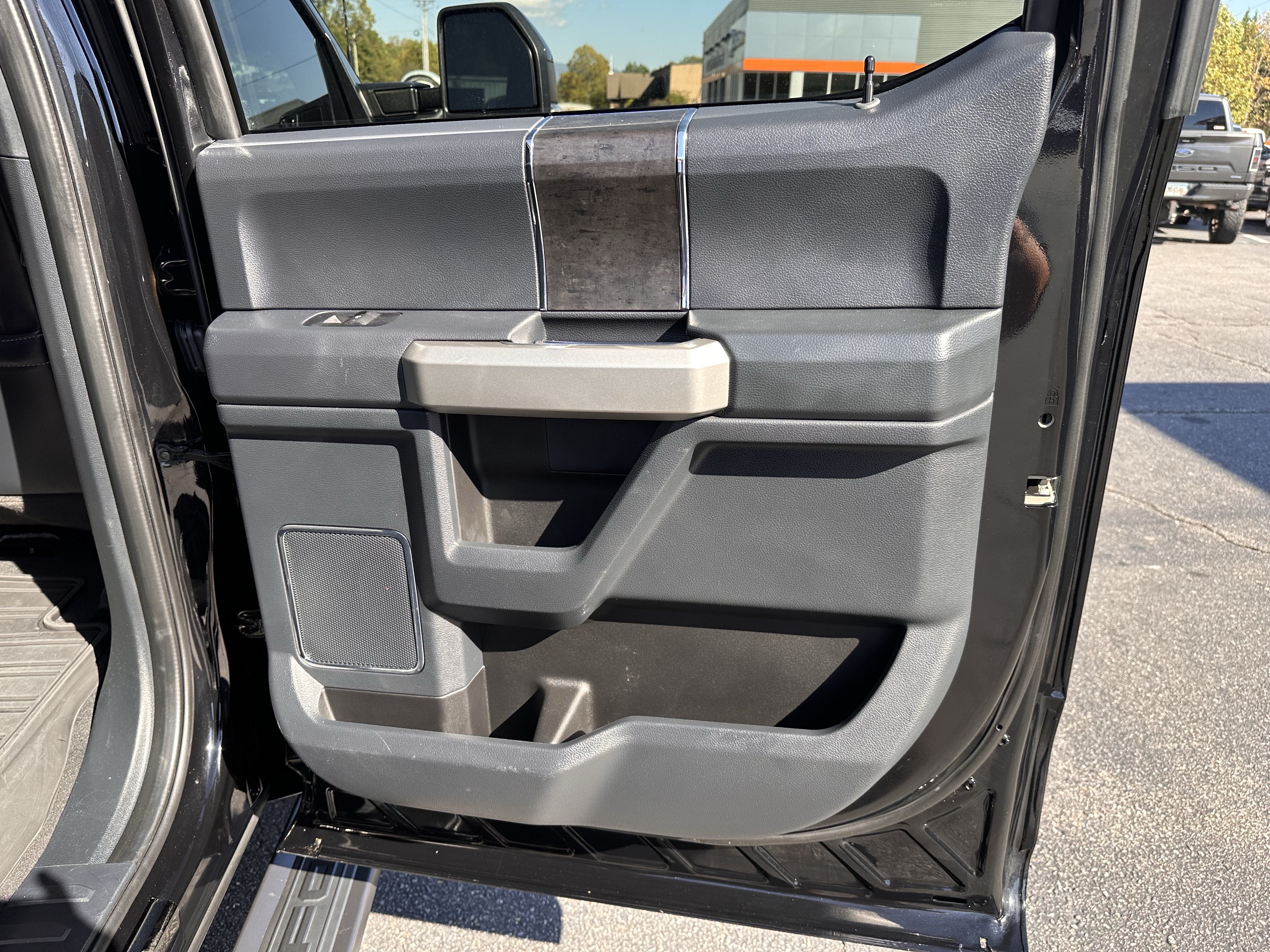 2022 Ford Super Duty F-350 SRW LARIAT