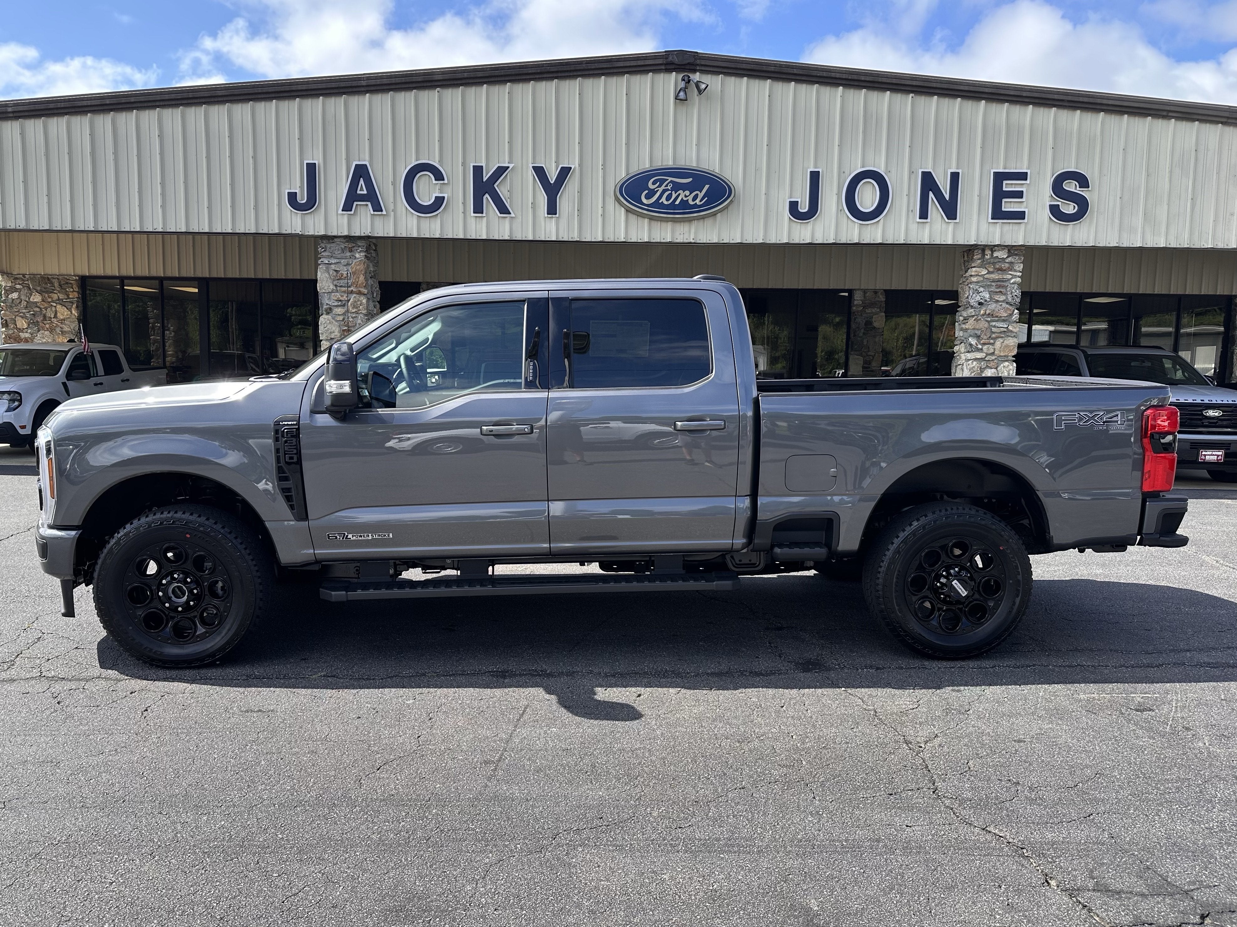 2026 Ford Super Duty F-350 SRW LARIAT