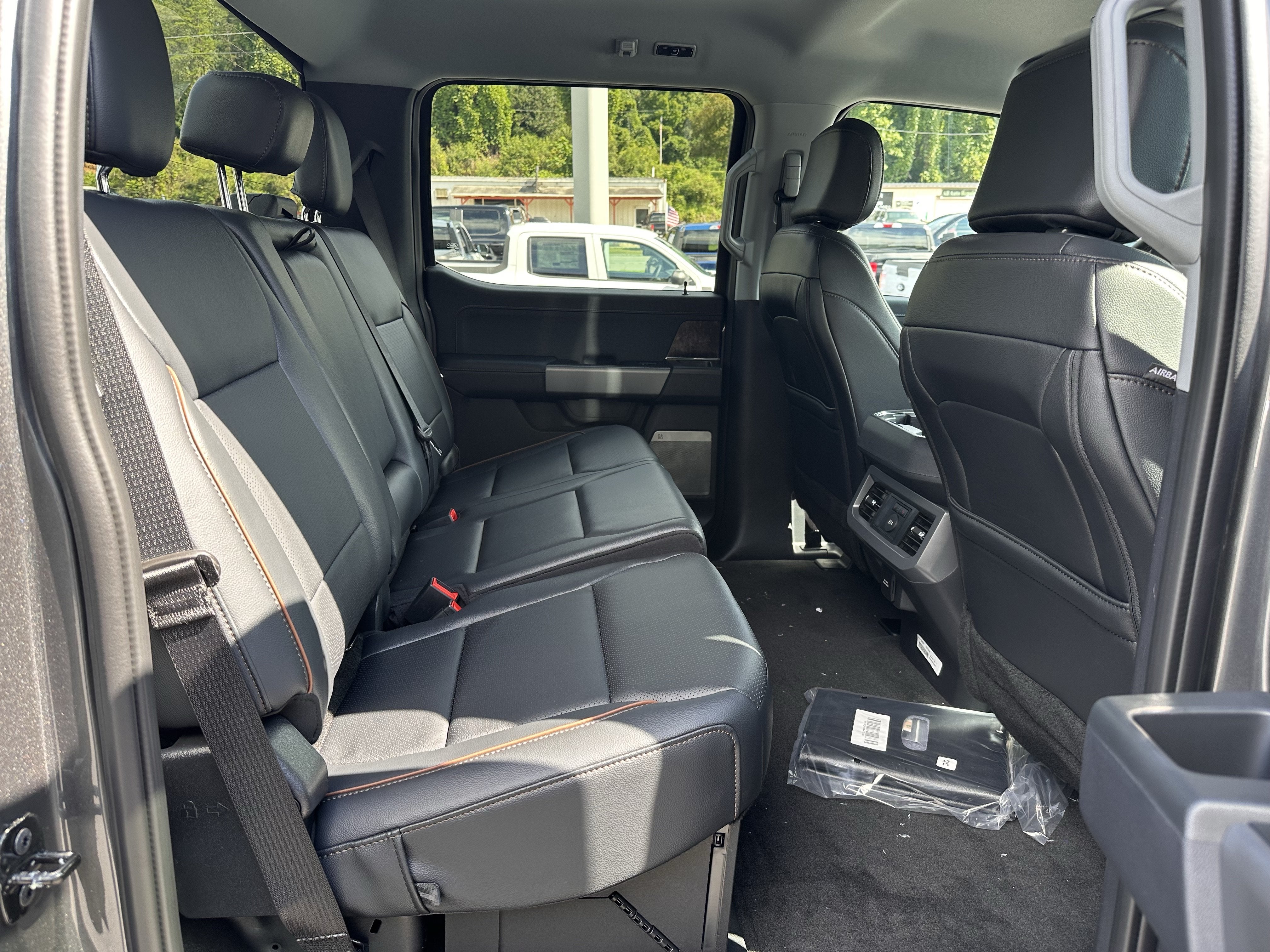 2026 Ford Super Duty F-350 SRW LARIAT