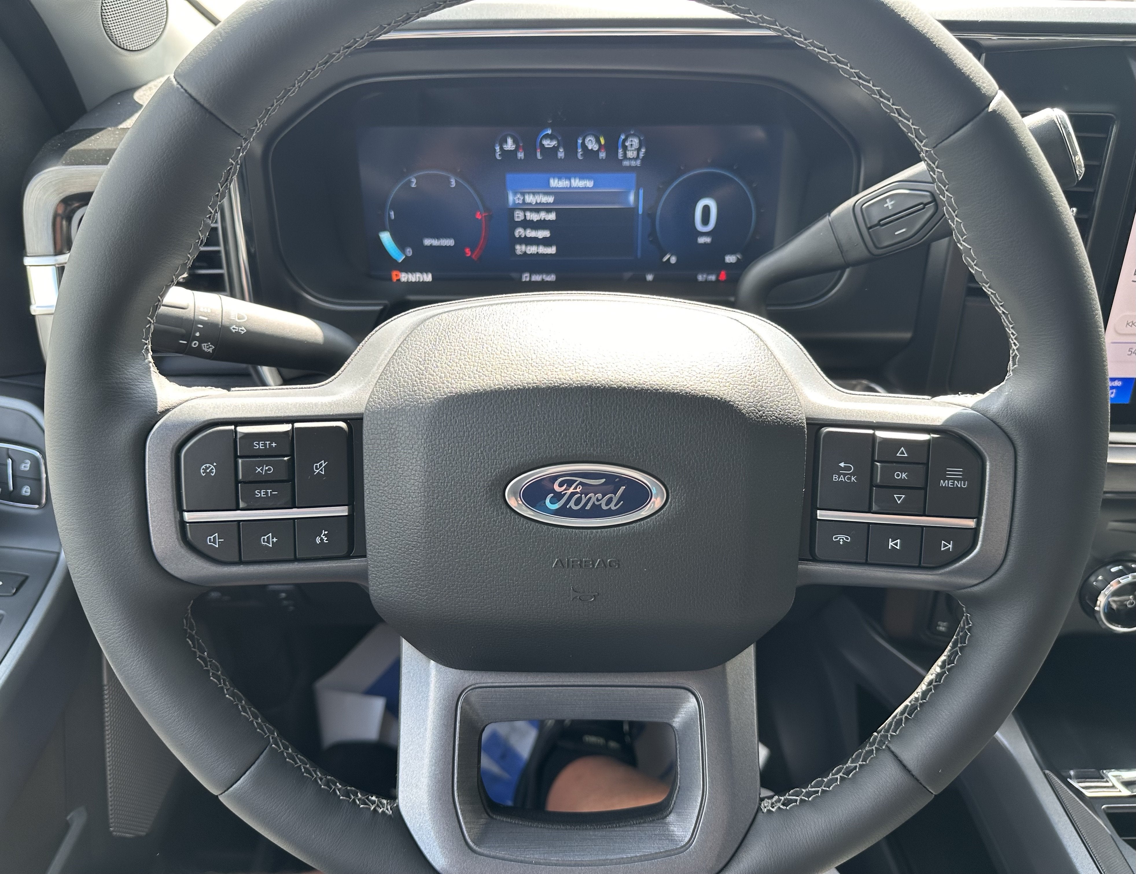 2026 Ford Super Duty F-350 SRW LARIAT