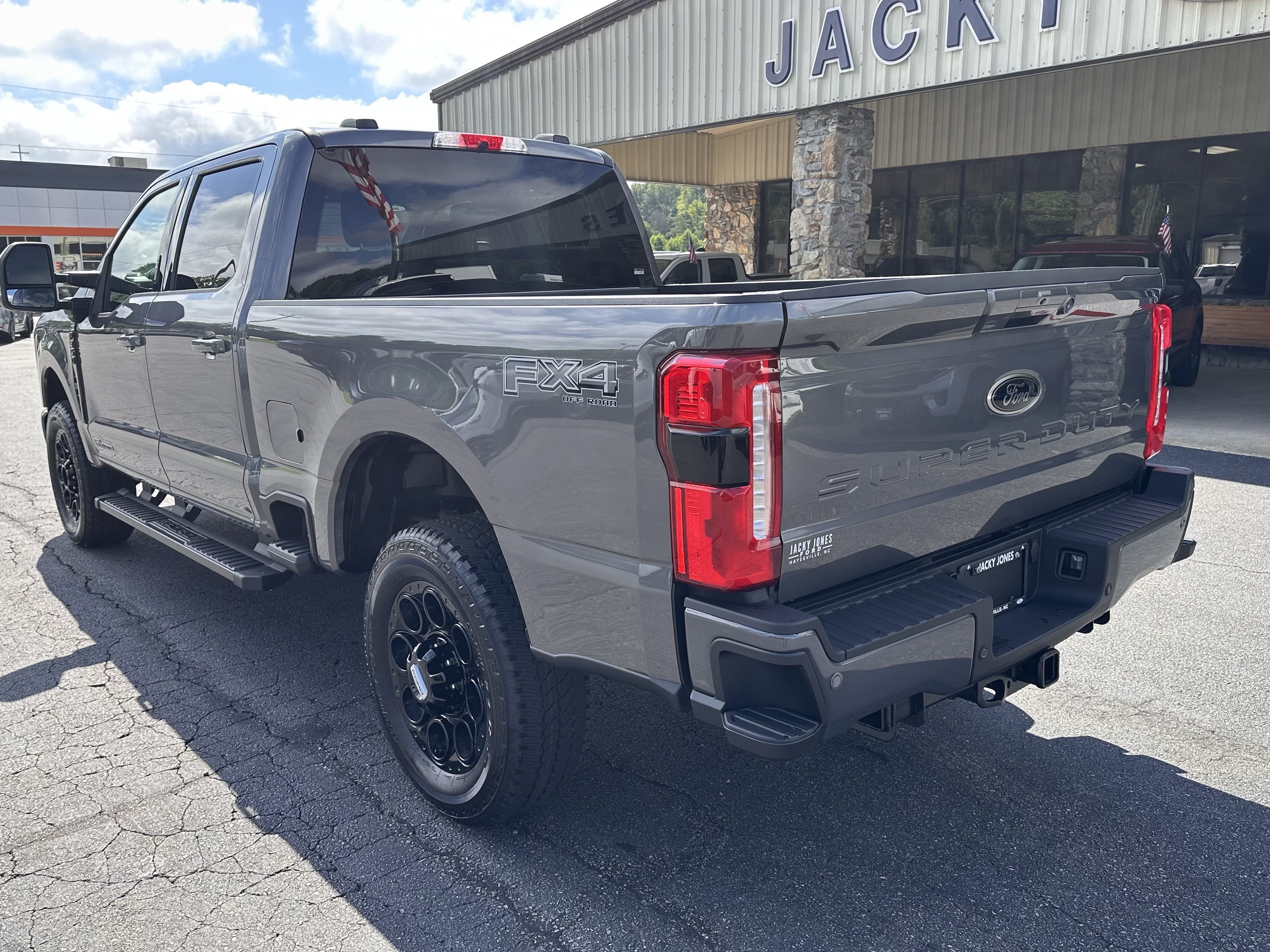 2026 Ford Super Duty F-350 SRW LARIAT