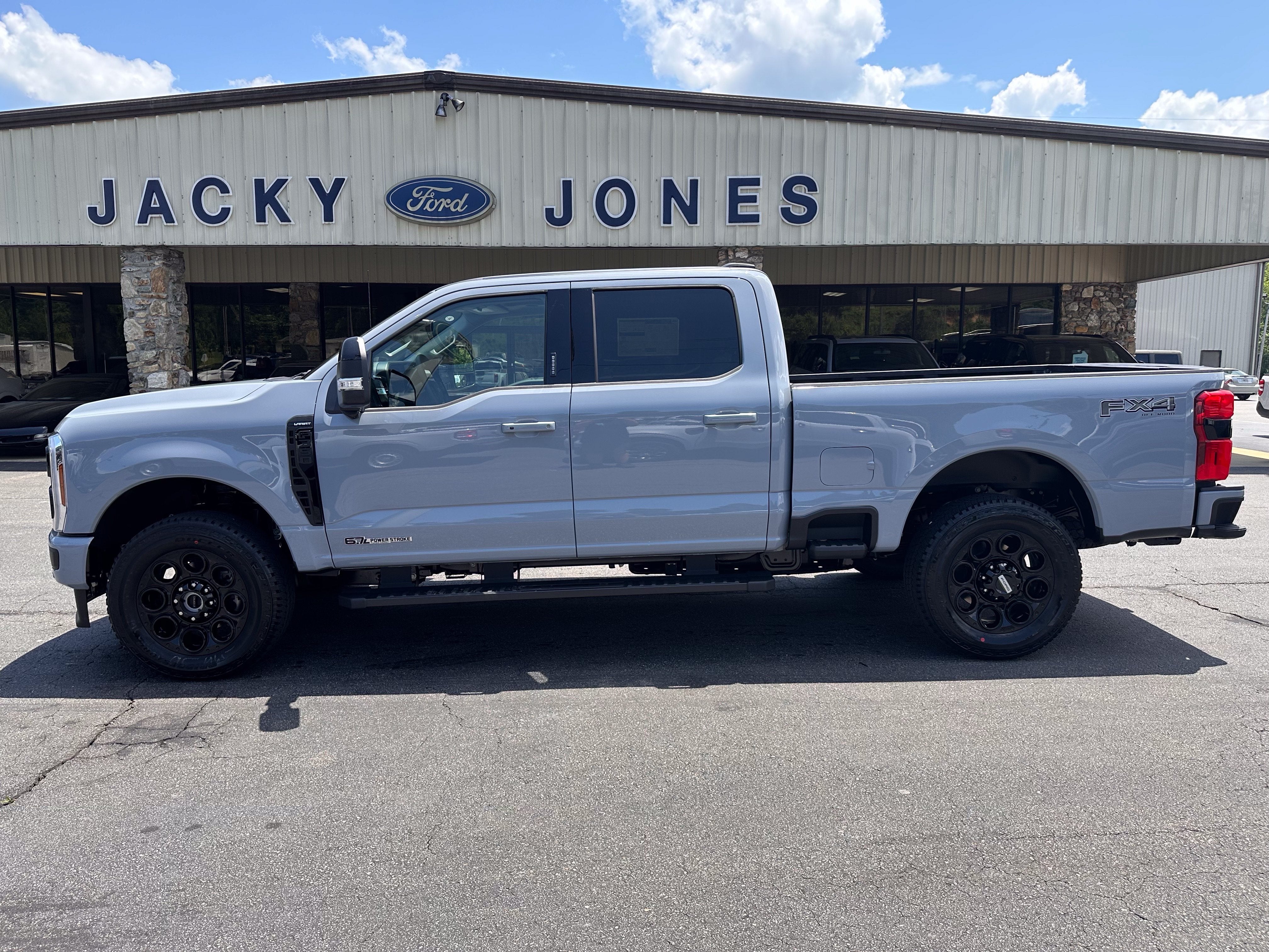 2026 Ford Super Duty F-350 SRW LARIAT