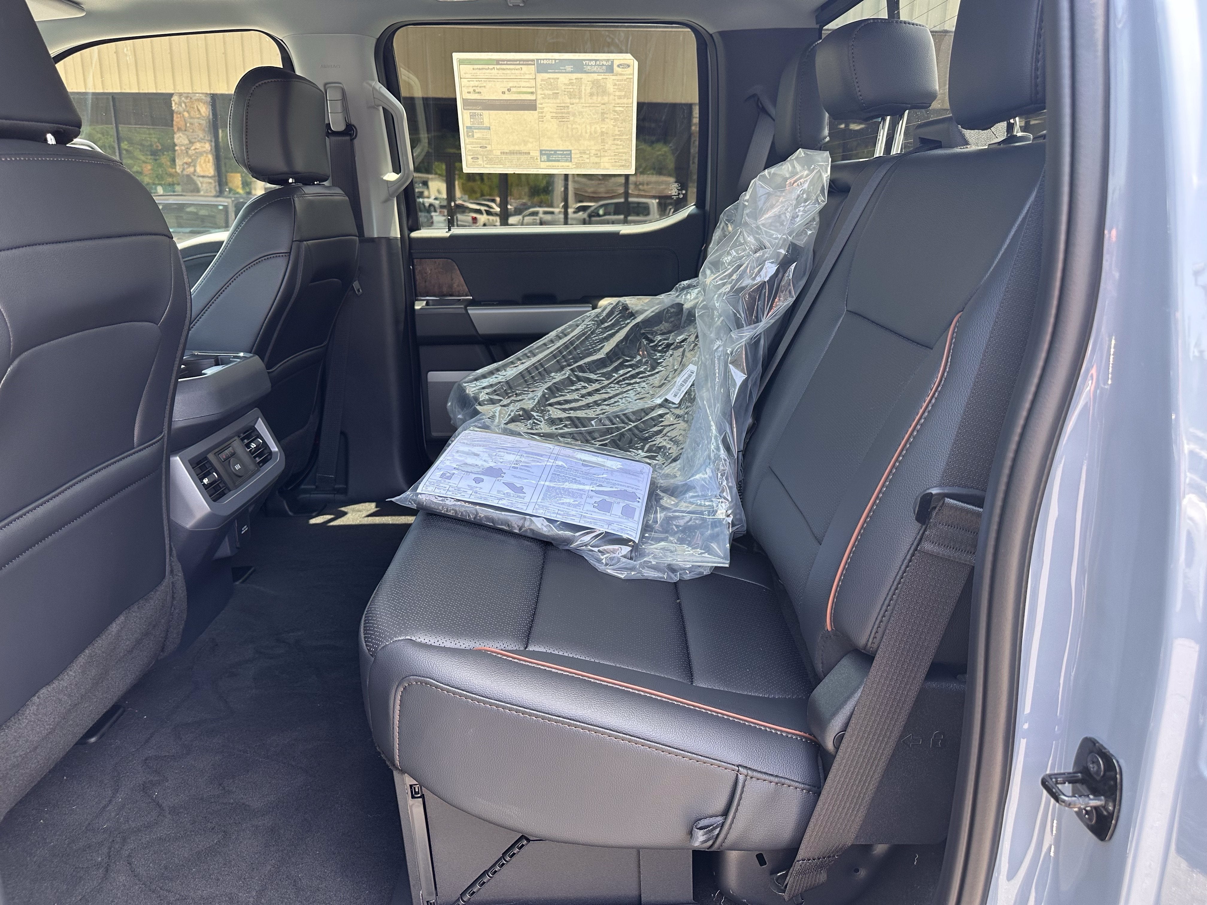 2026 Ford Super Duty F-350 SRW LARIAT
