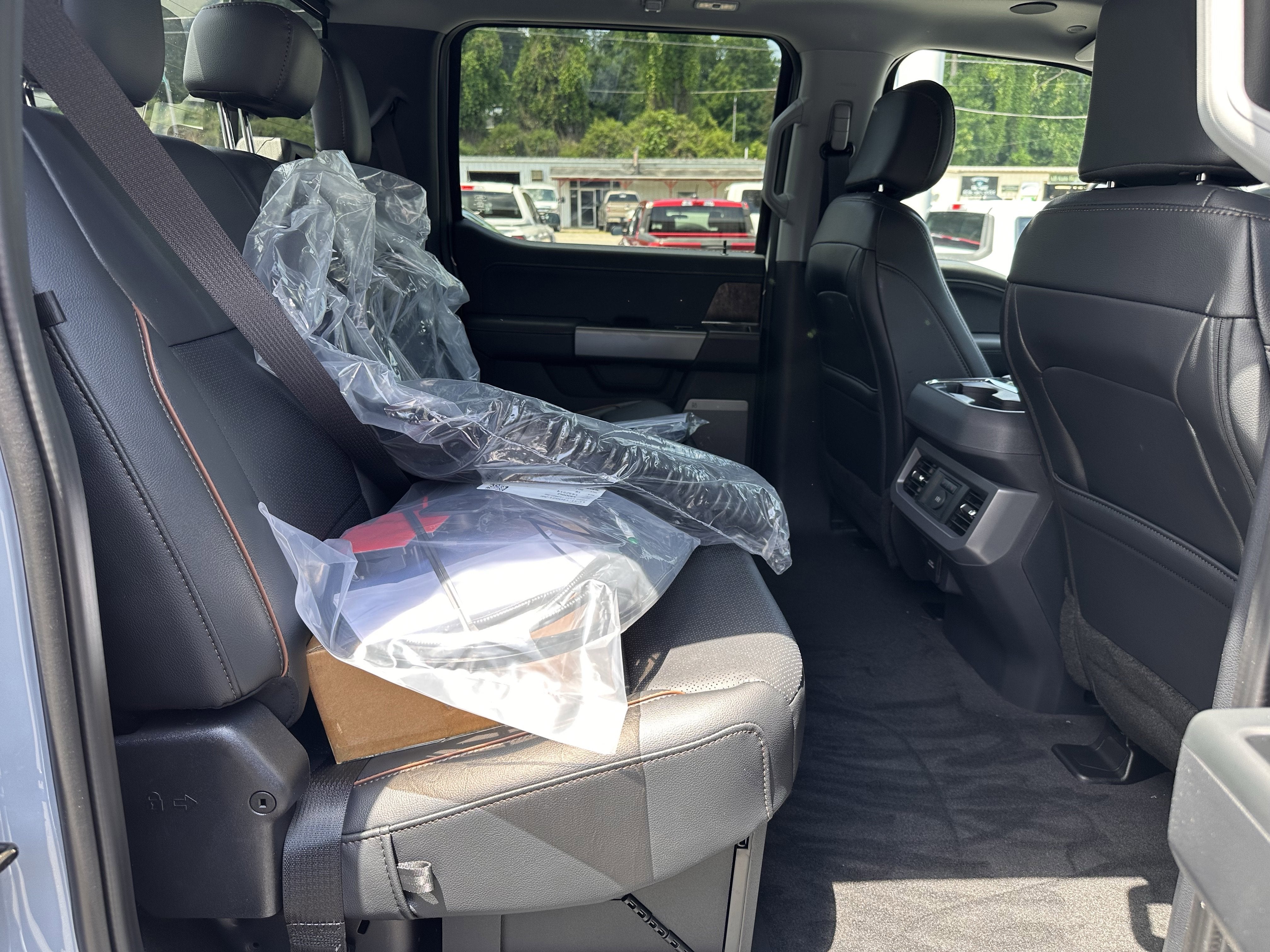 2026 Ford Super Duty F-350 SRW LARIAT