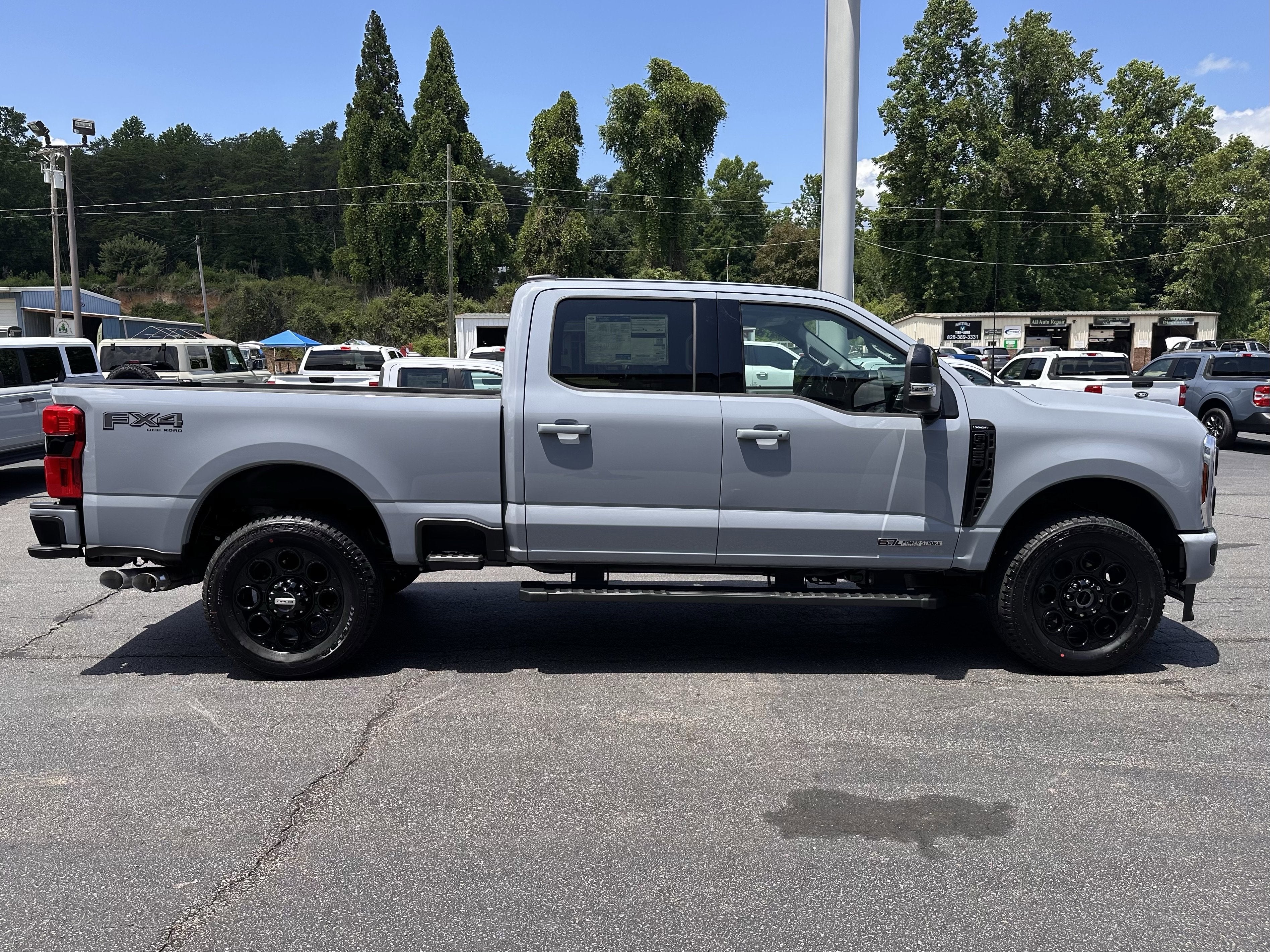 2026 Ford Super Duty F-350 SRW LARIAT