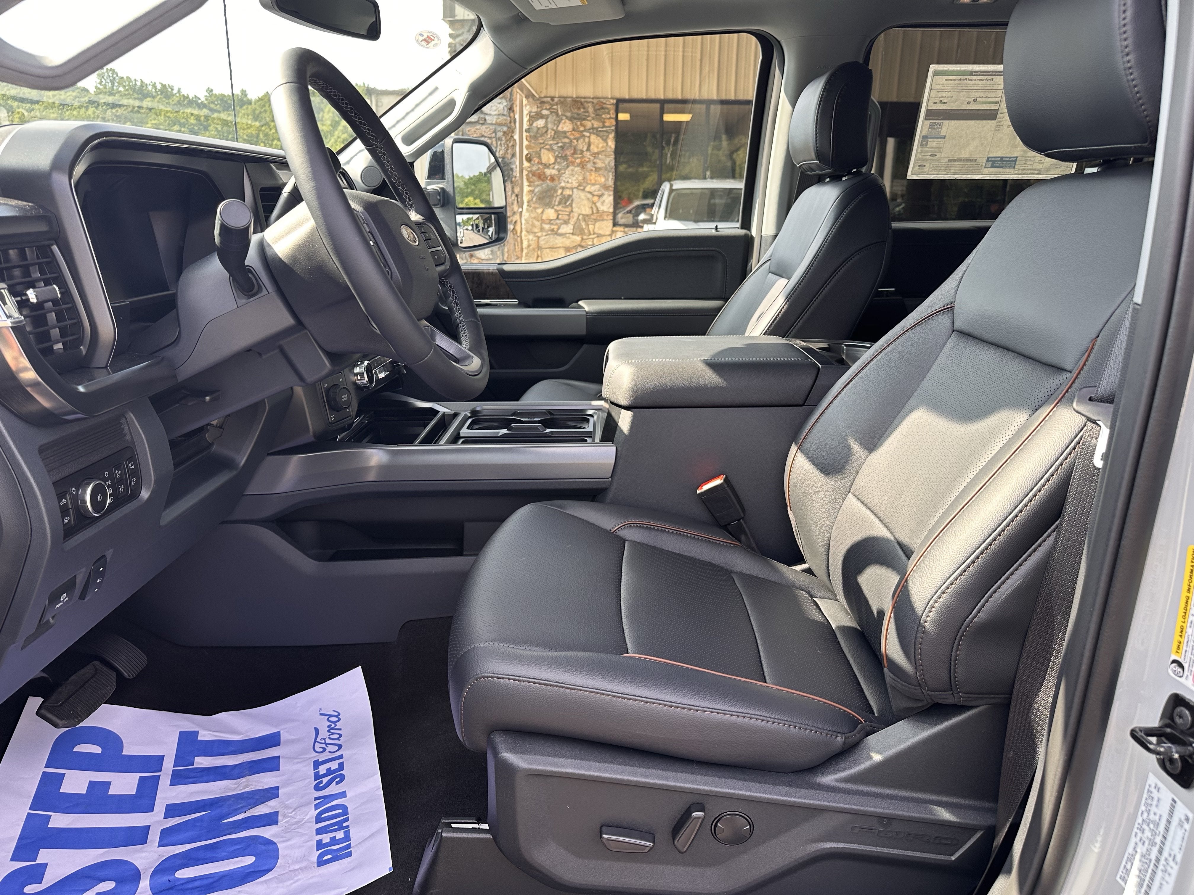 2026 Ford Super Duty F-350 SRW LARIAT