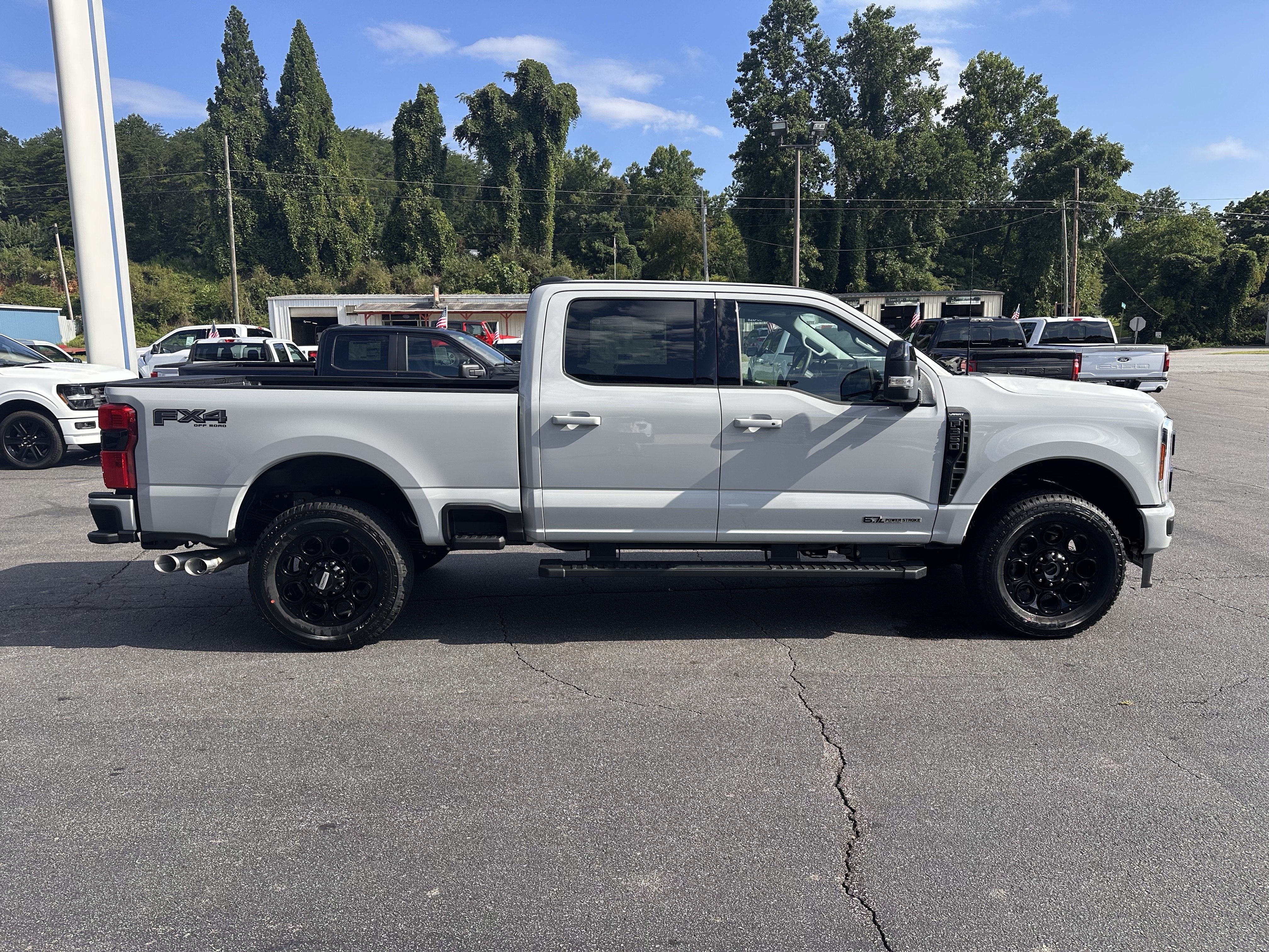 2026 Ford Super Duty F-350 SRW LARIAT