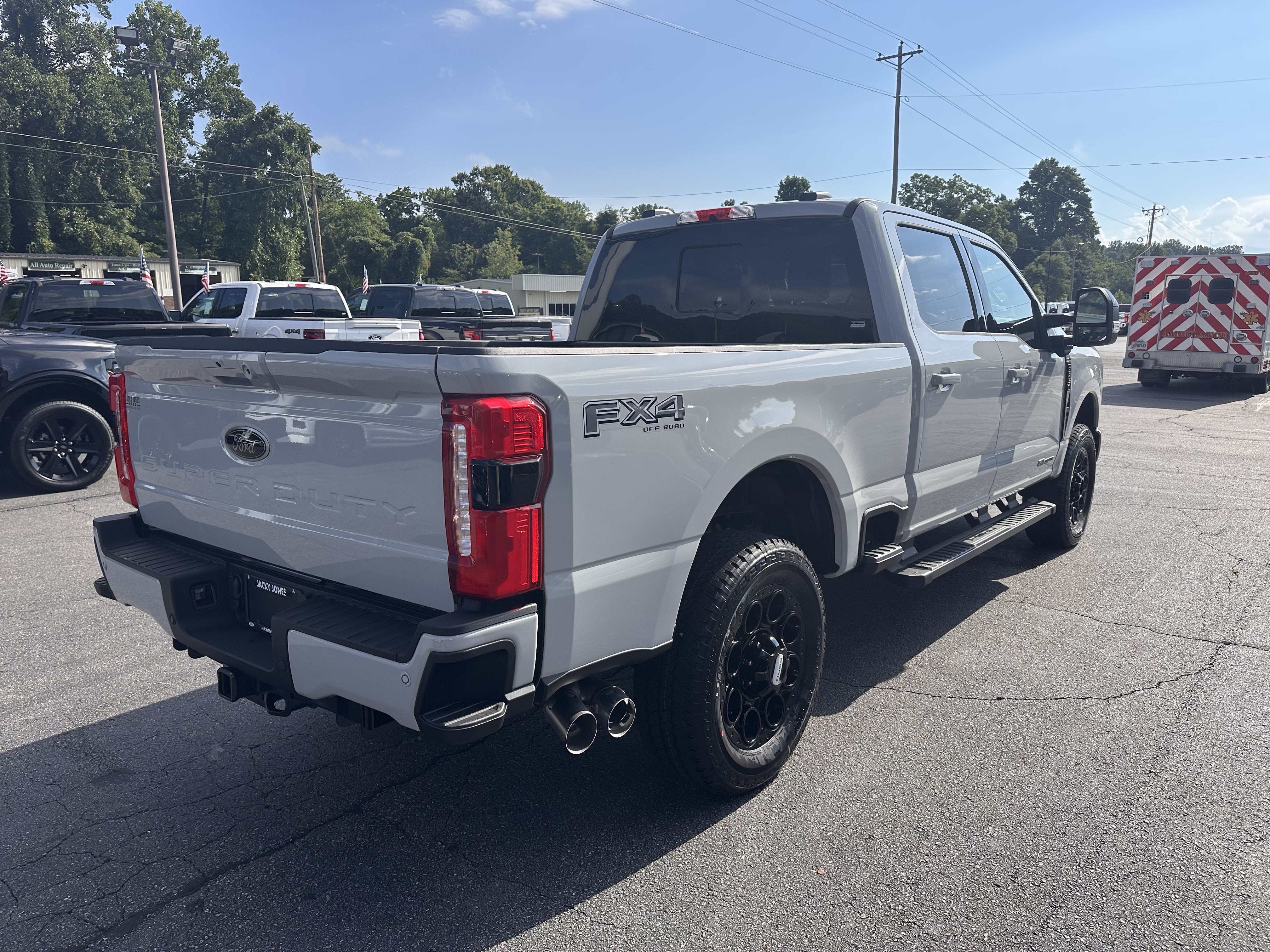 2026 Ford Super Duty F-350 SRW LARIAT