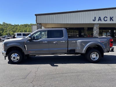2026 Ford Super Duty F-350 DRW LARIAT