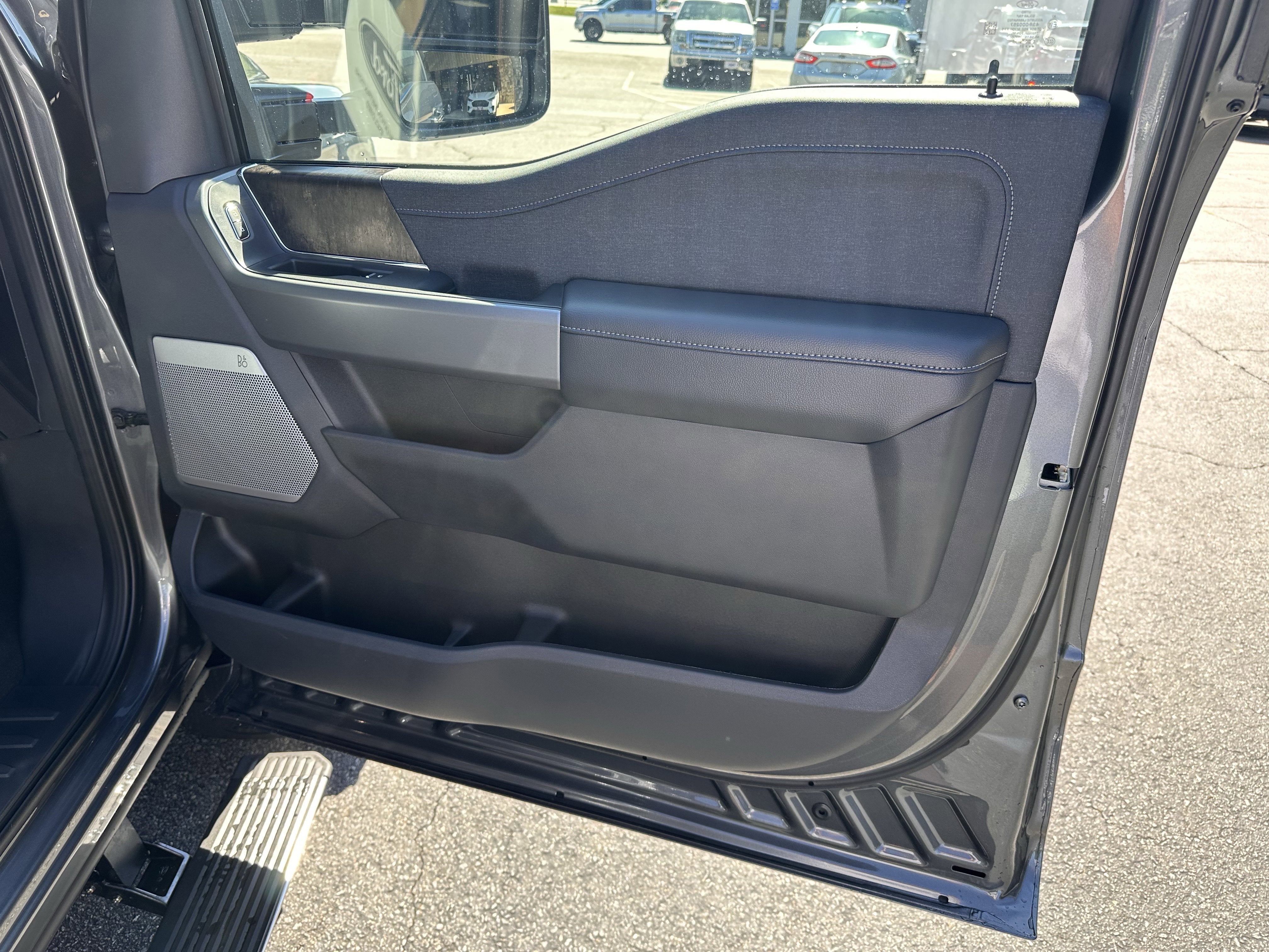 2026 Ford Super Duty F-350 DRW LARIAT
