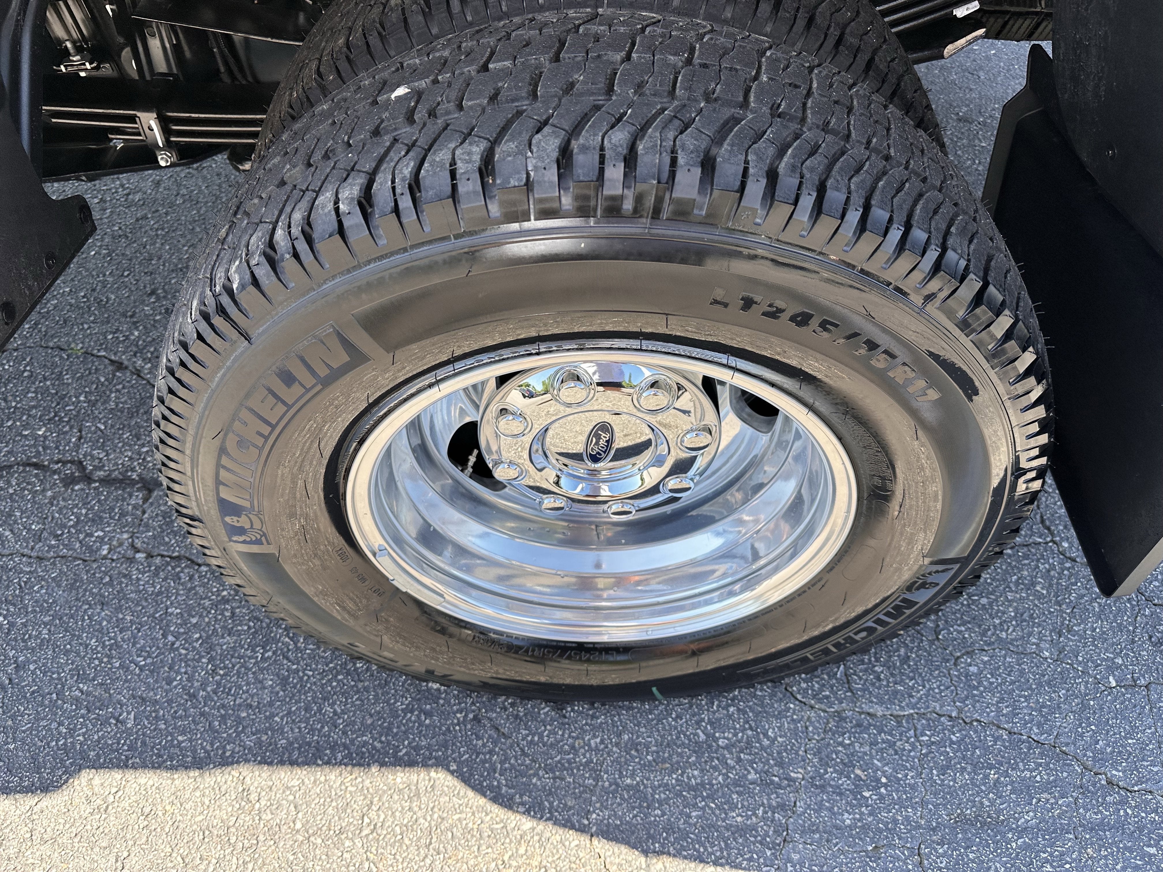 2026 Ford Super Duty F-350 DRW LARIAT