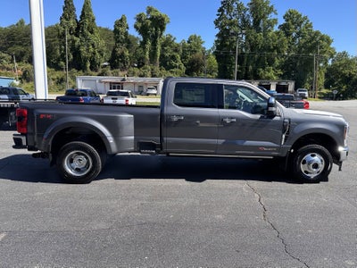 2026 Ford Super Duty F-350 DRW LARIAT