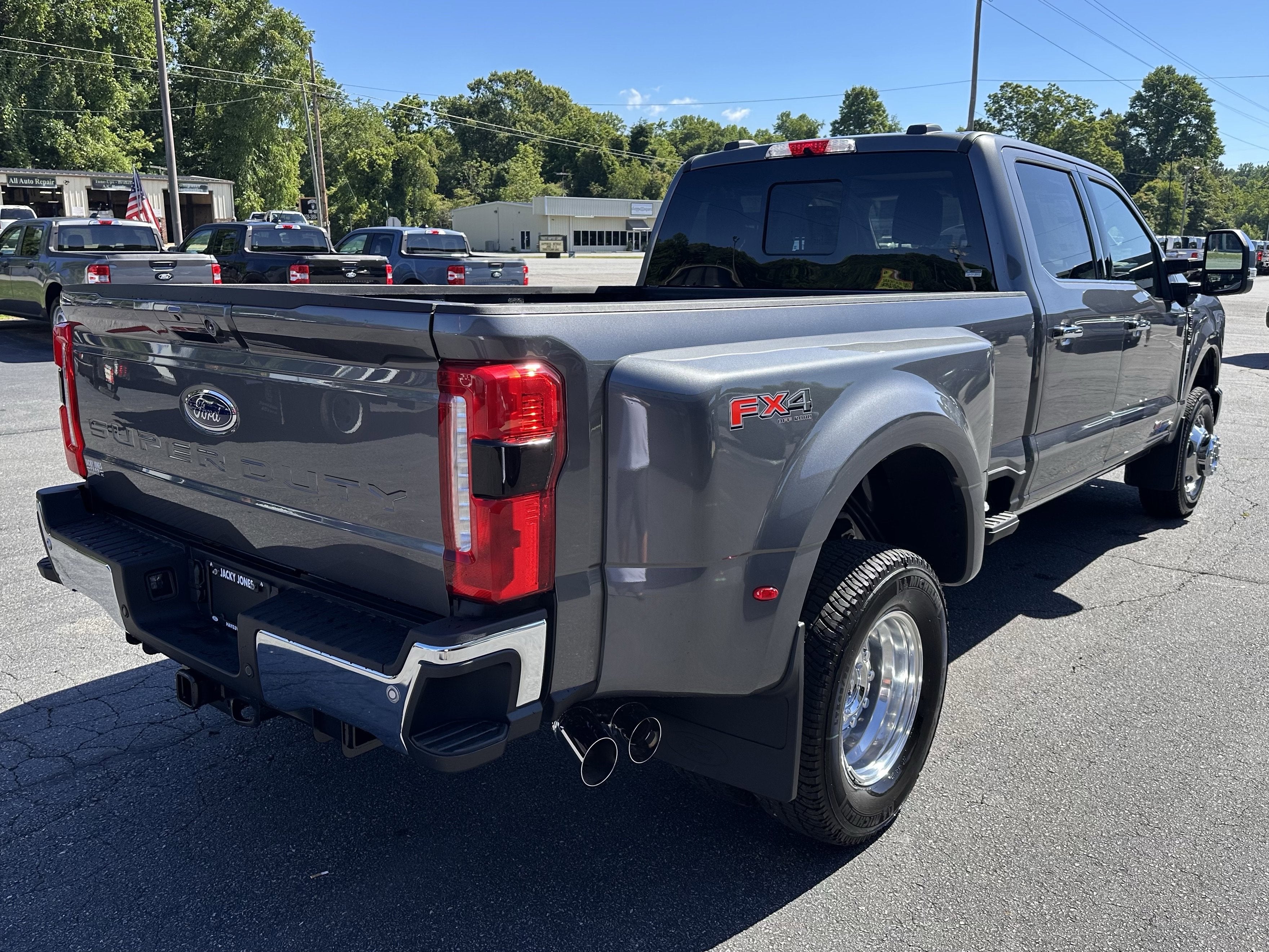 2026 Ford Super Duty F-350 DRW LARIAT