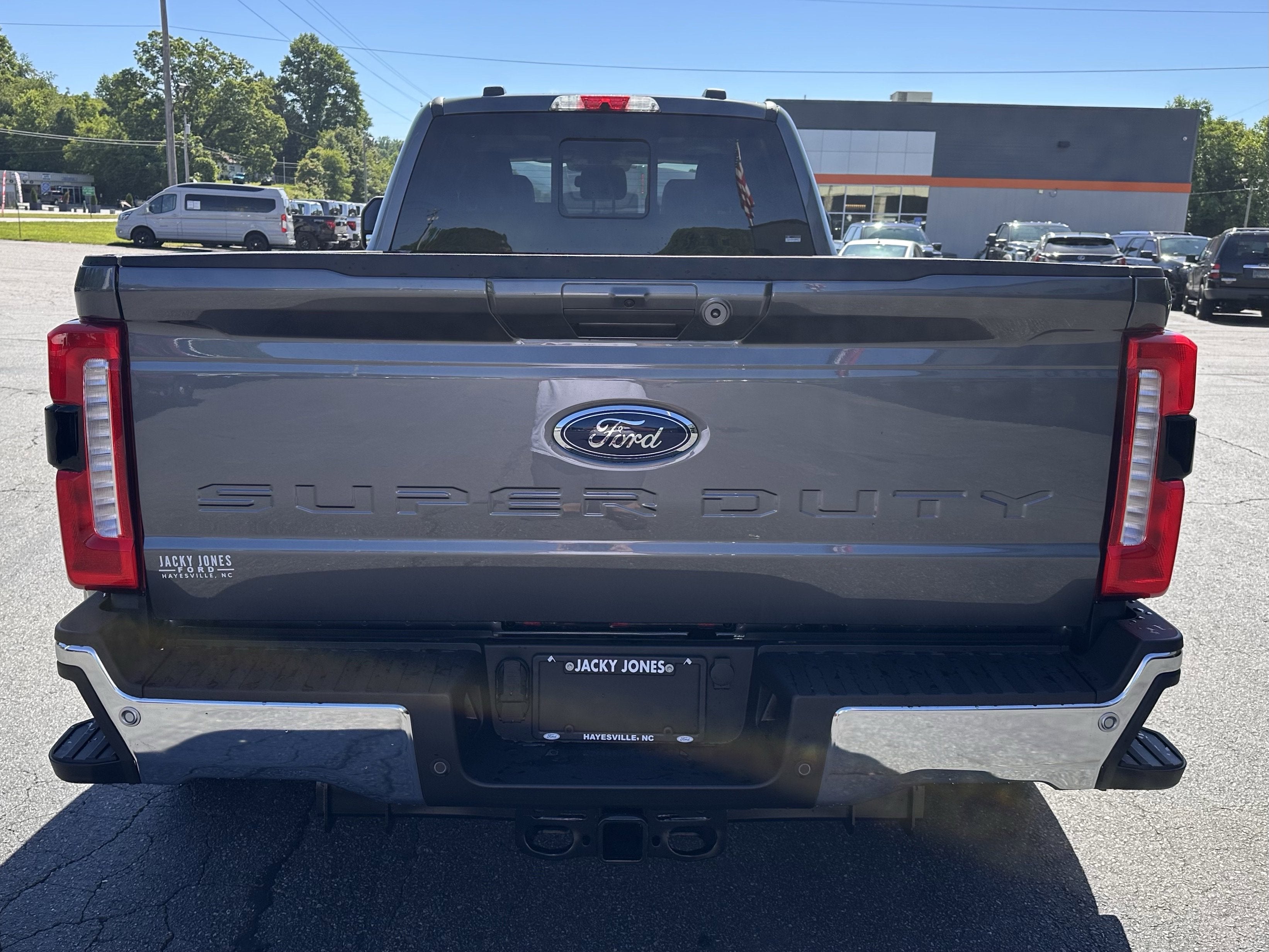 2026 Ford Super Duty F-350 DRW LARIAT