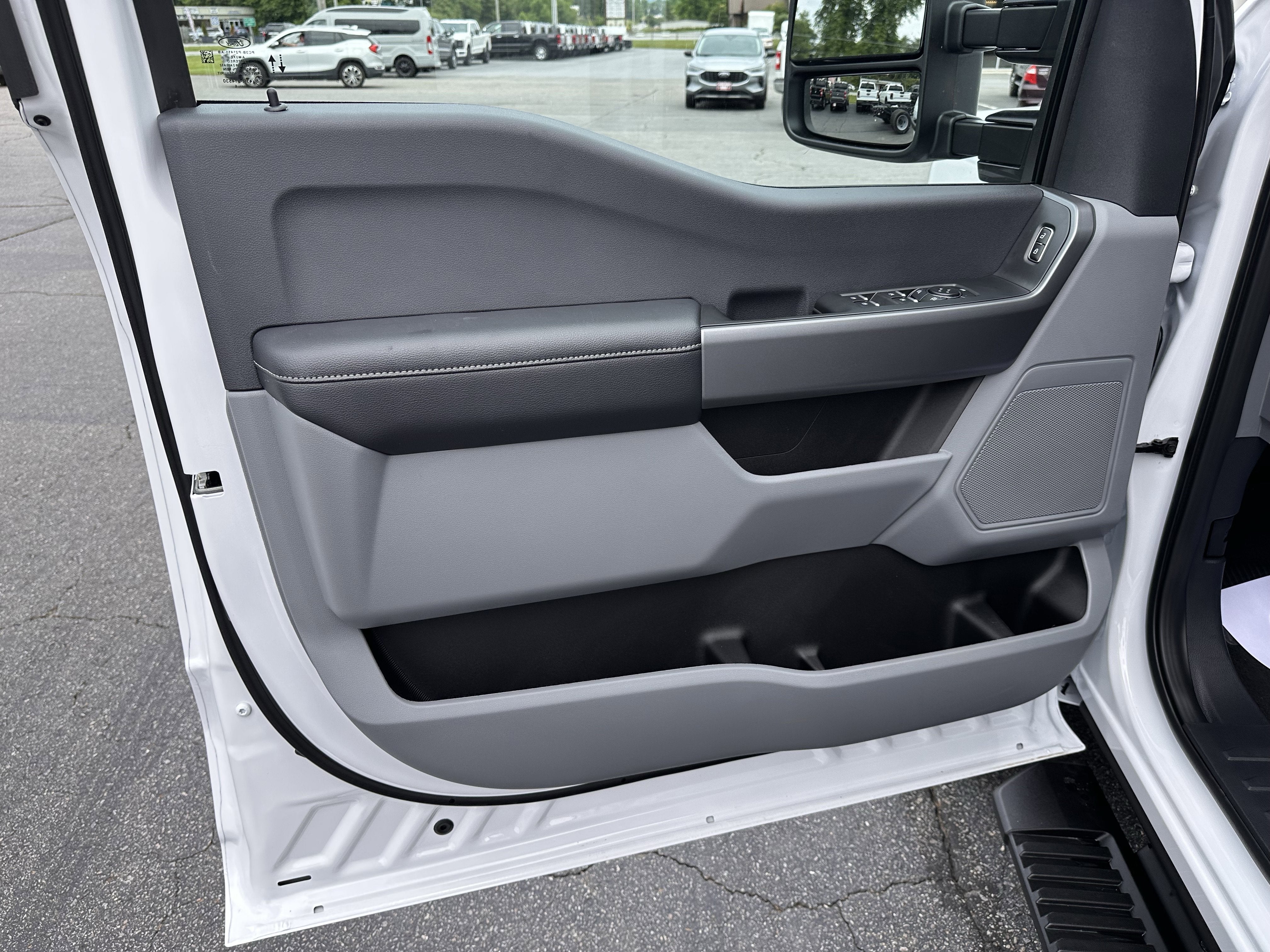 2026 Ford Super Duty F-350 DRW XL