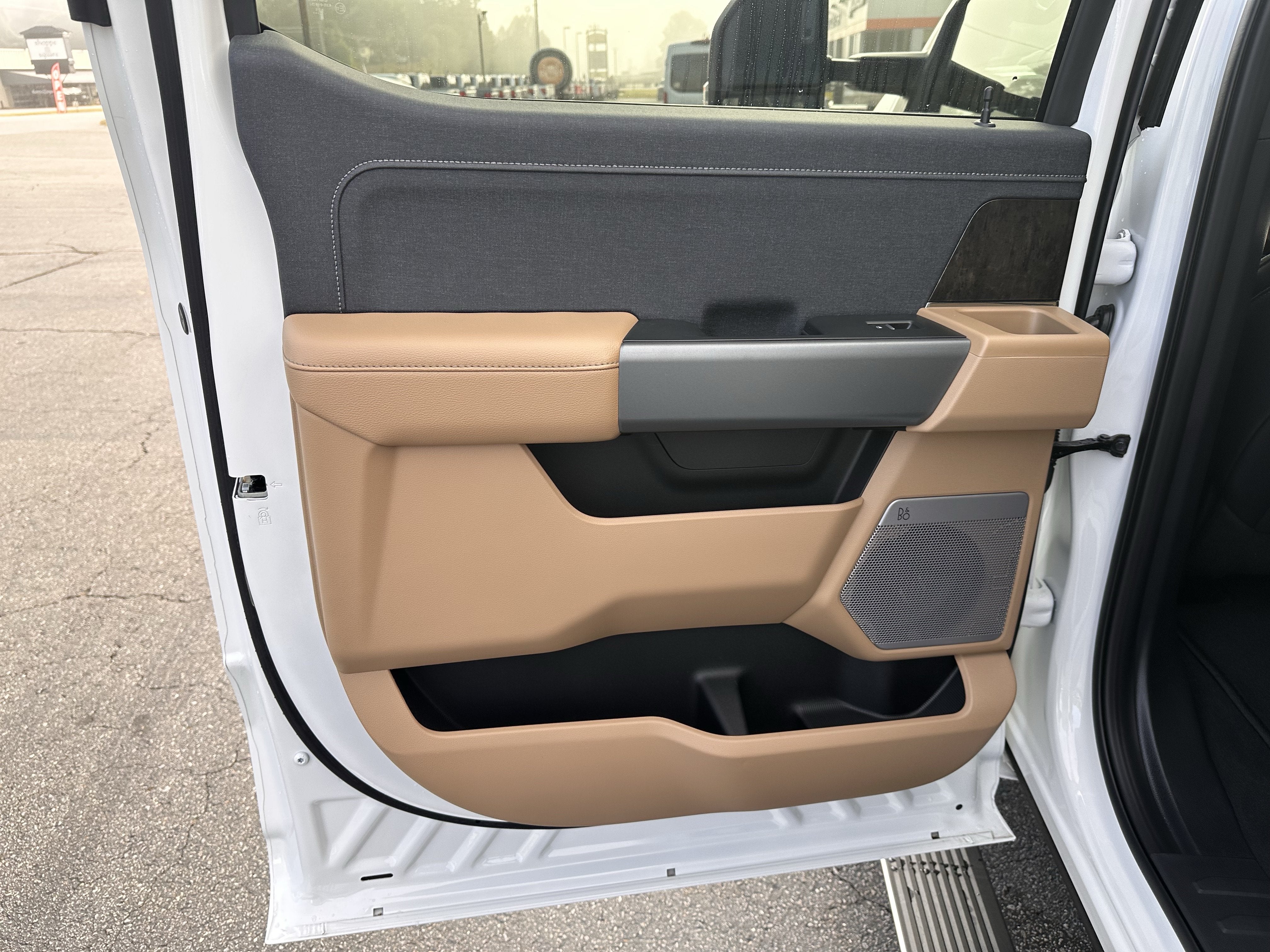 2026 Ford Super Duty F-350 DRW LARIAT