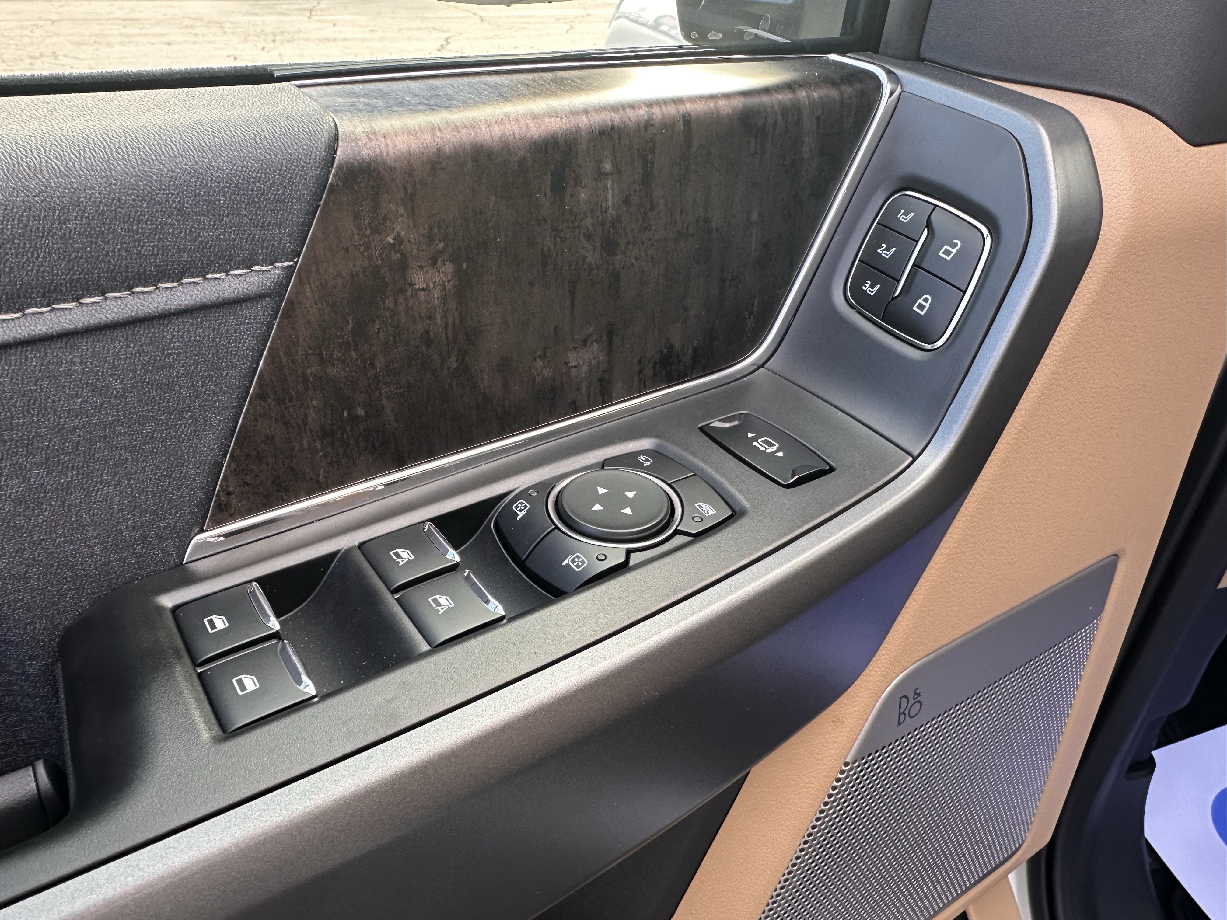 2026 Ford Super Duty F-350 DRW LARIAT