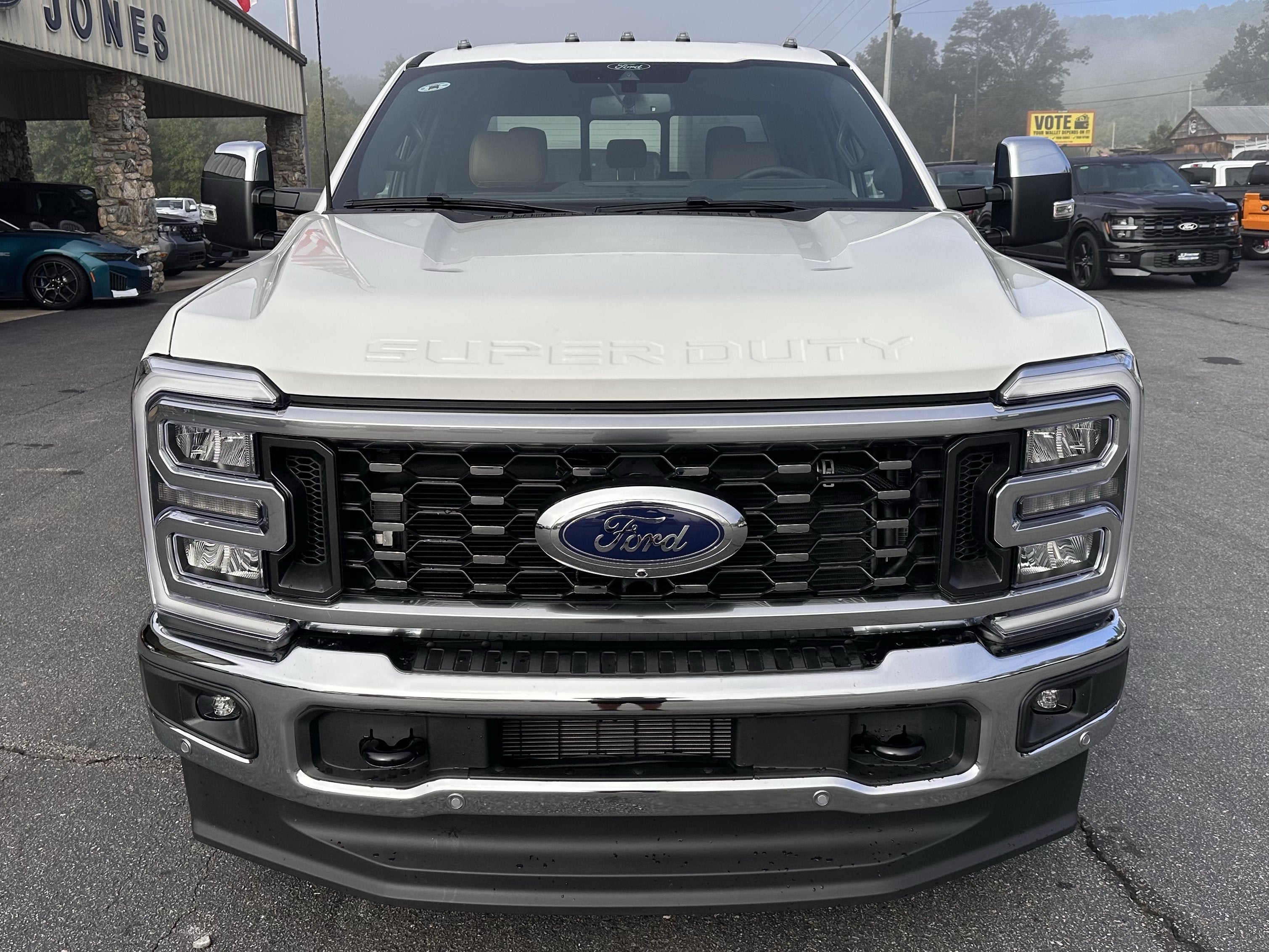 2026 Ford Super Duty F-350 DRW LARIAT