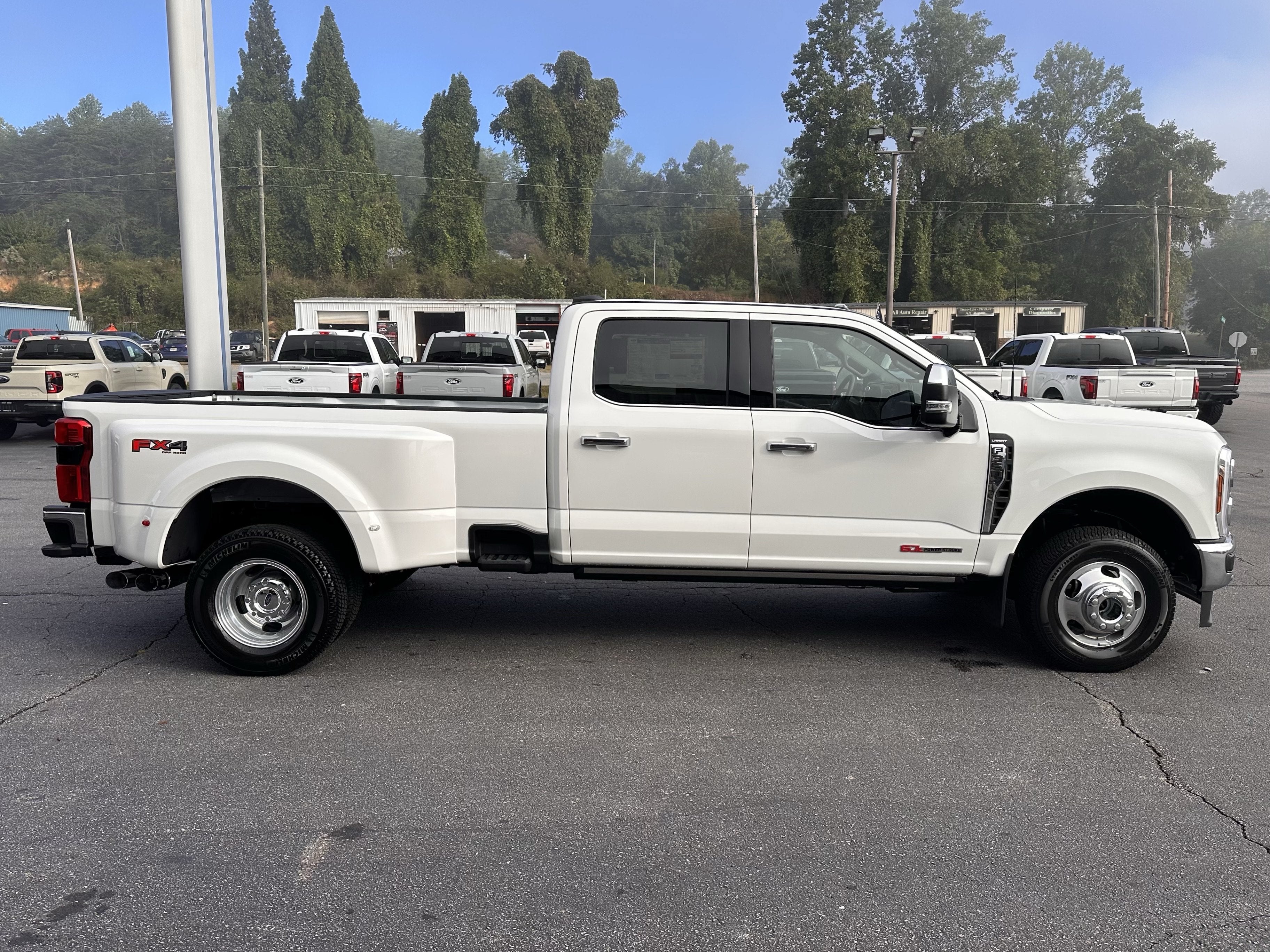2026 Ford Super Duty F-350 DRW LARIAT