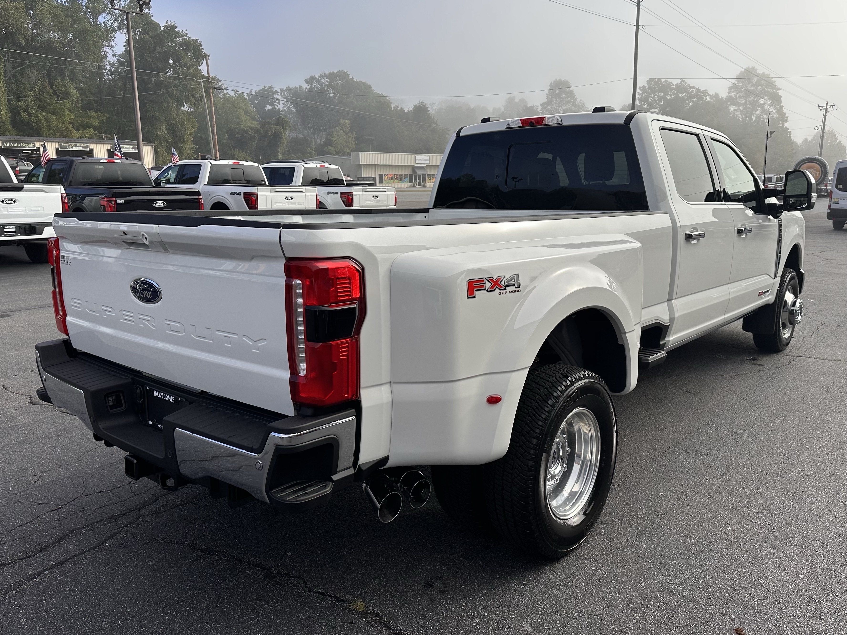2026 Ford Super Duty F-350 DRW LARIAT
