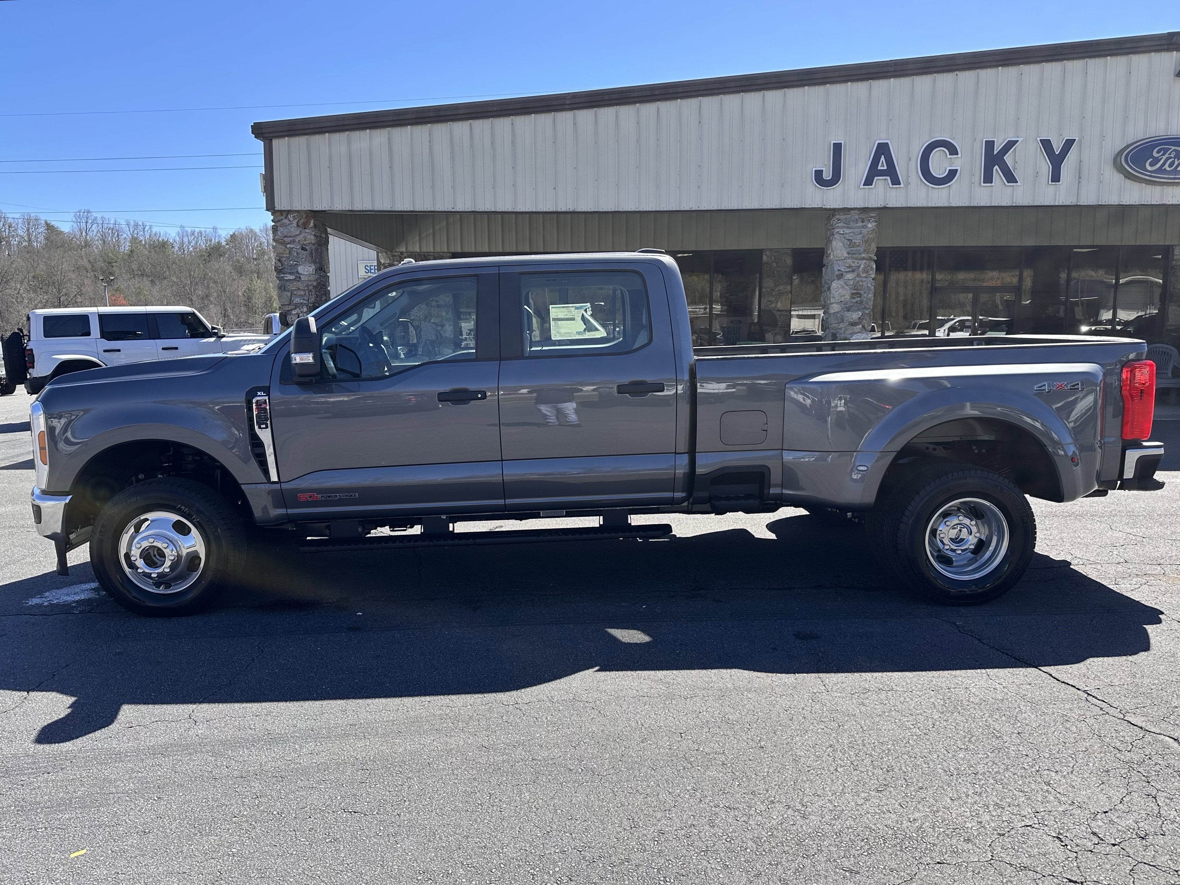 2026 Ford Super Duty F-350 DRW XL