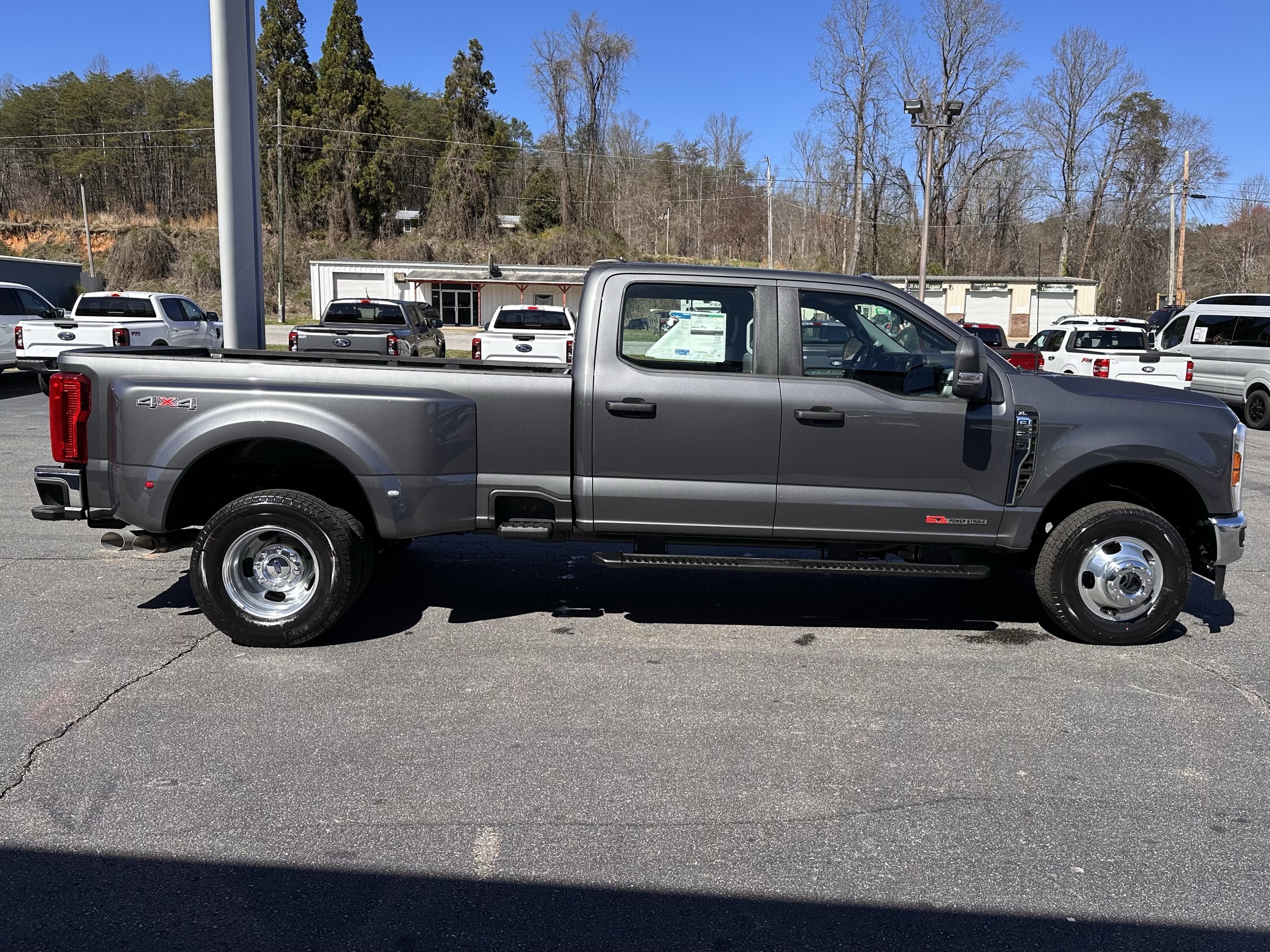 2026 Ford Super Duty F-350 DRW XL