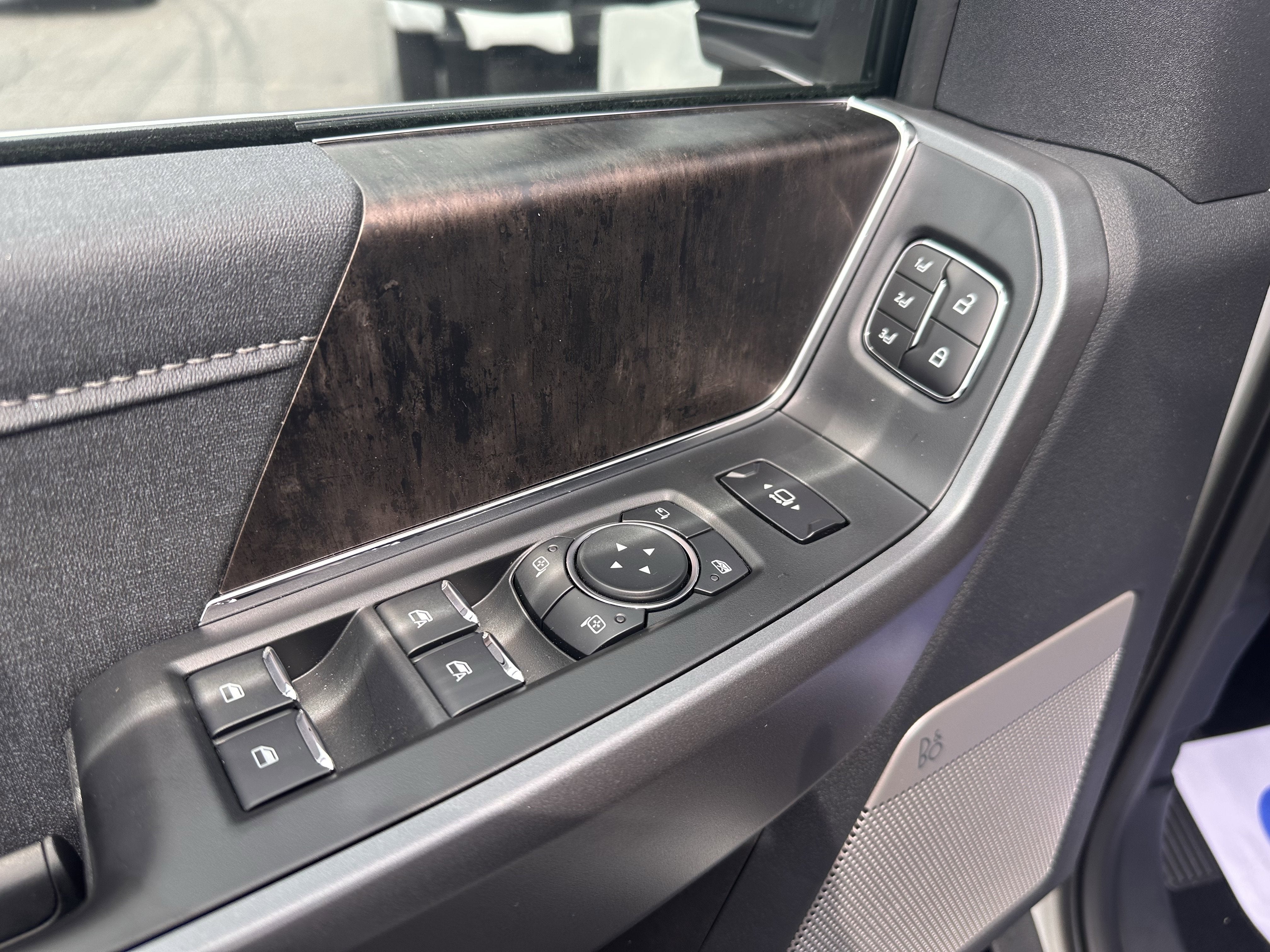 2026 Ford Super Duty F-350 DRW LARIAT