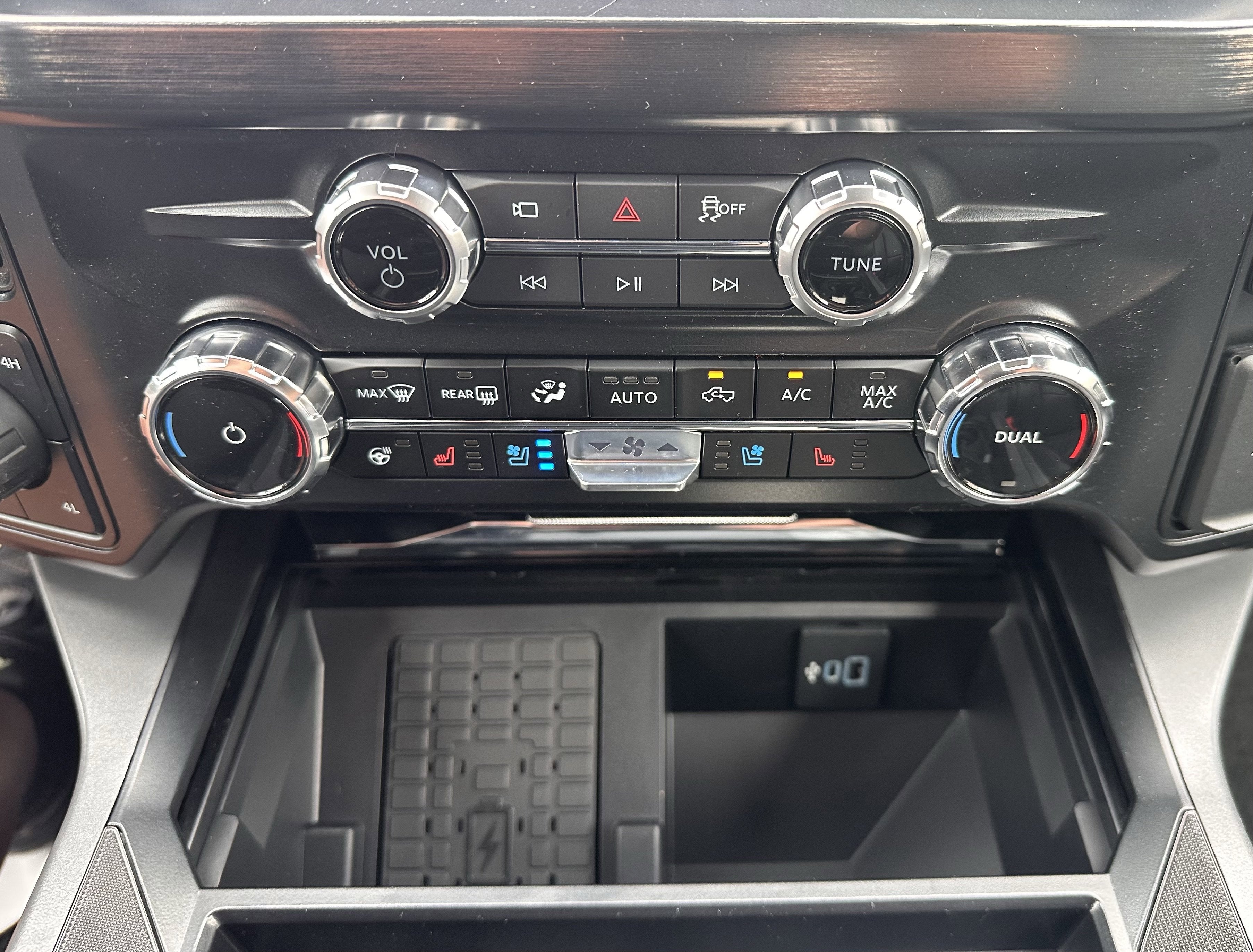 2026 Ford Super Duty F-350 DRW LARIAT