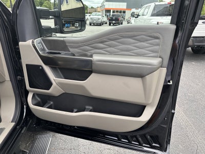 2025 Ford Super Duty F-350 DRW Platinum