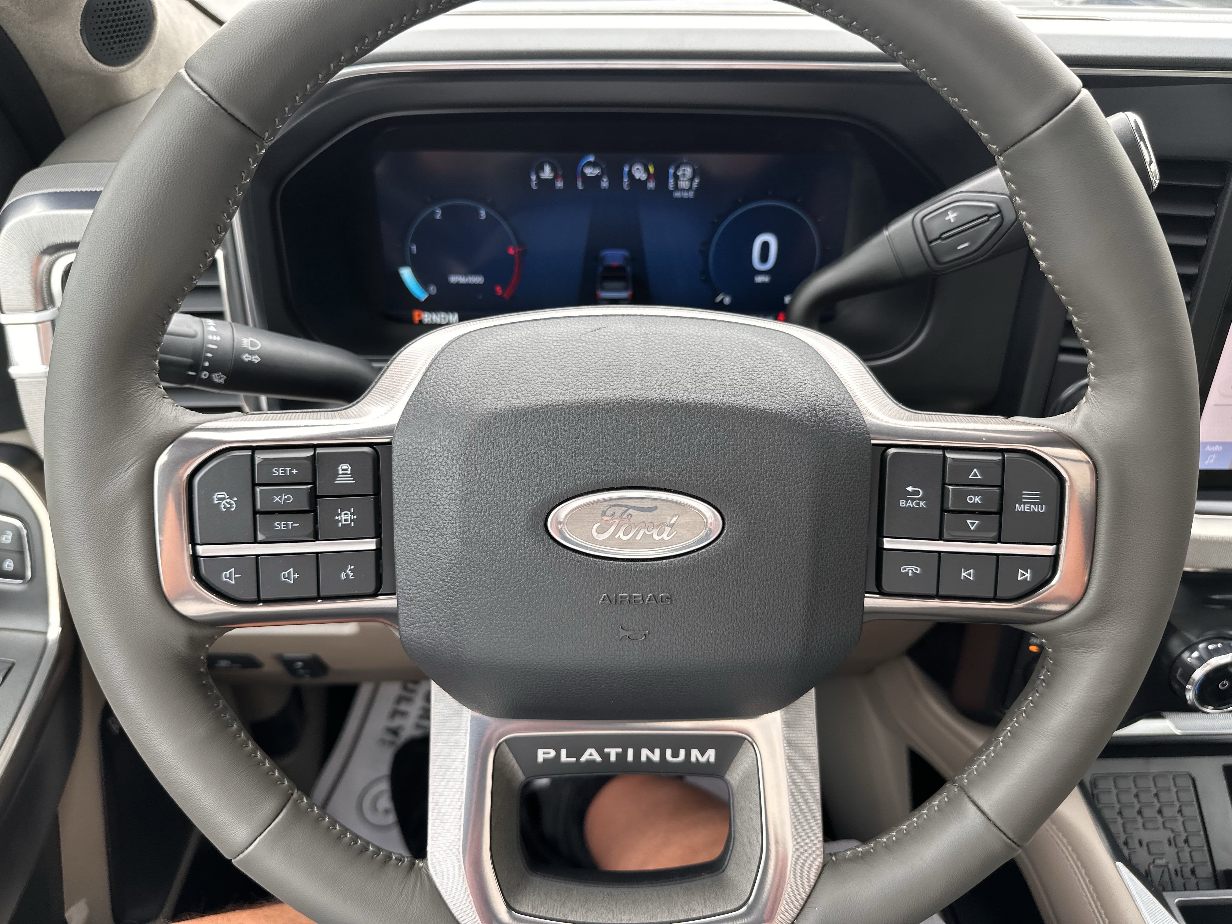 2025 Ford Super Duty F-350 DRW Platinum