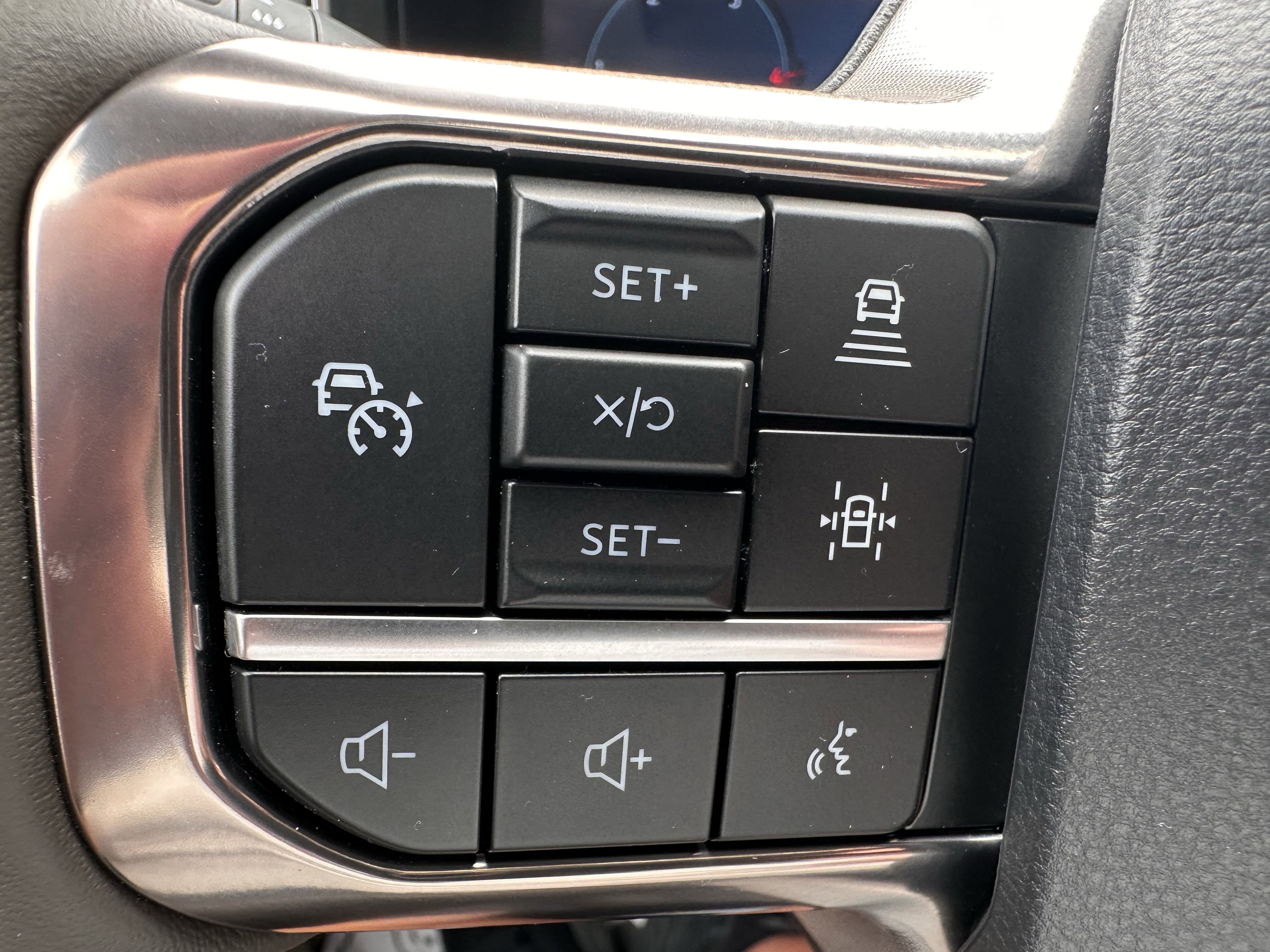 2025 Ford Super Duty F-350 DRW Platinum