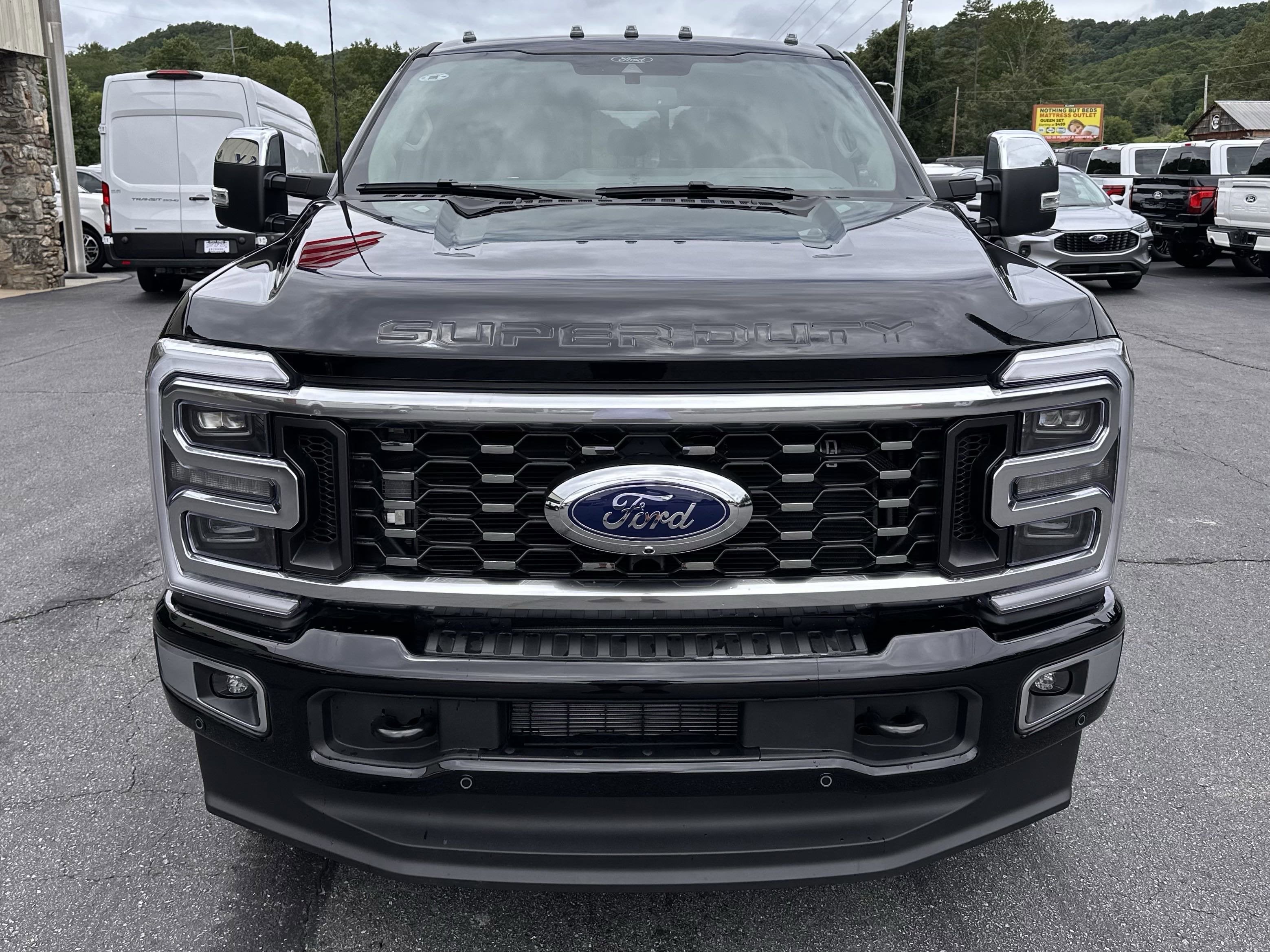 2025 Ford Super Duty F-350 DRW Platinum