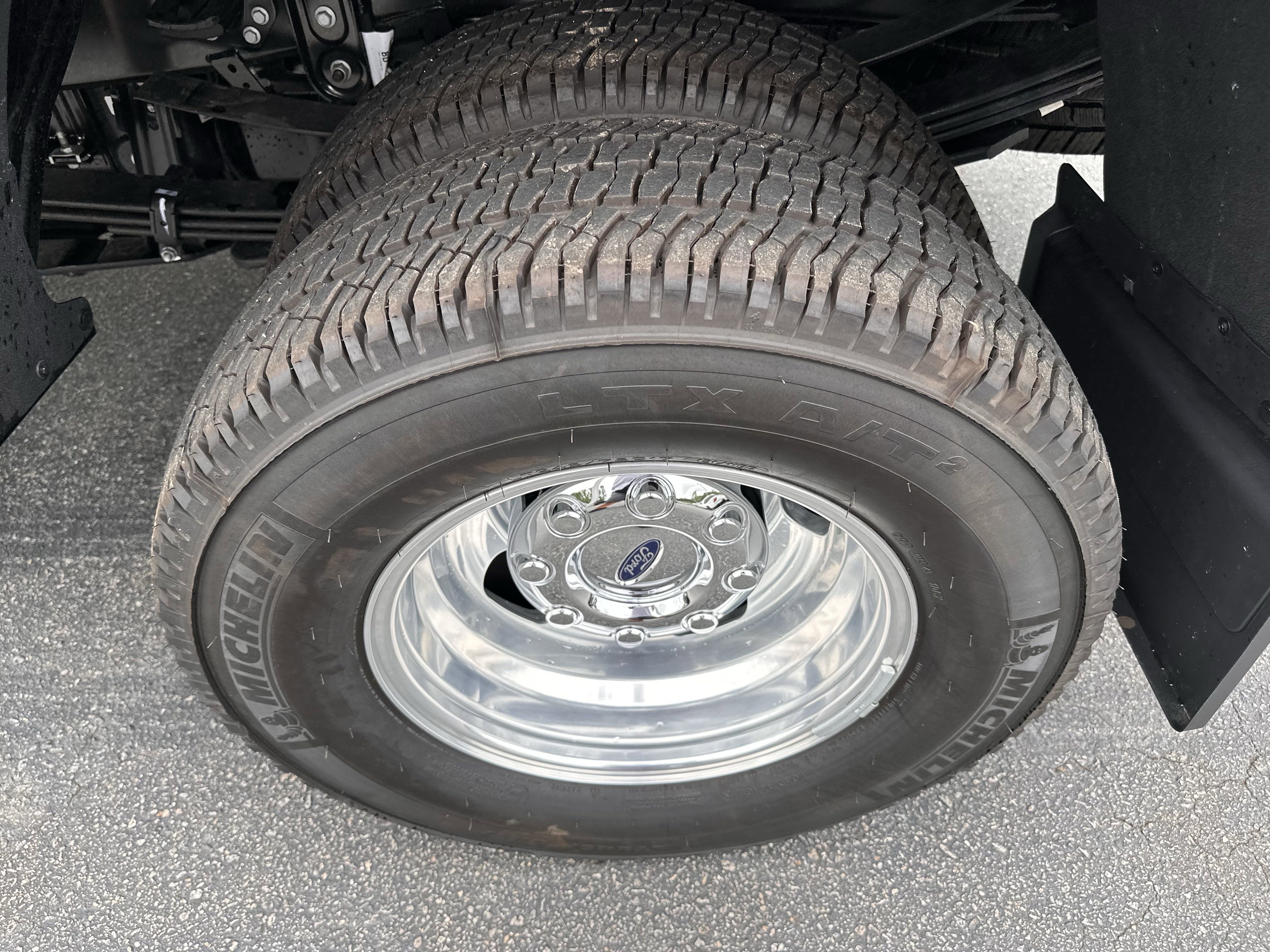 2025 Ford Super Duty F-350 DRW Platinum