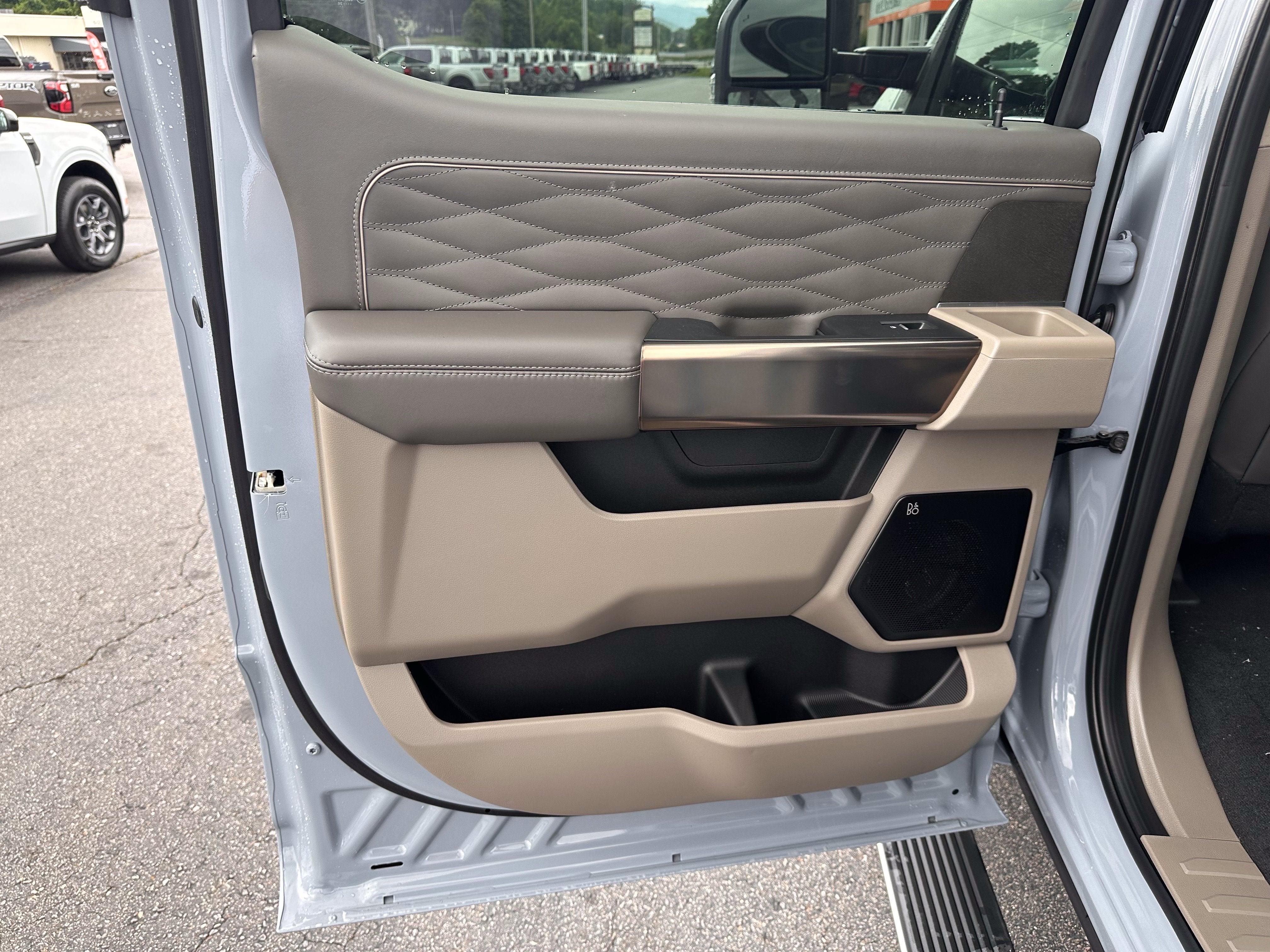 2026 Ford Super Duty F-350 DRW Platinum