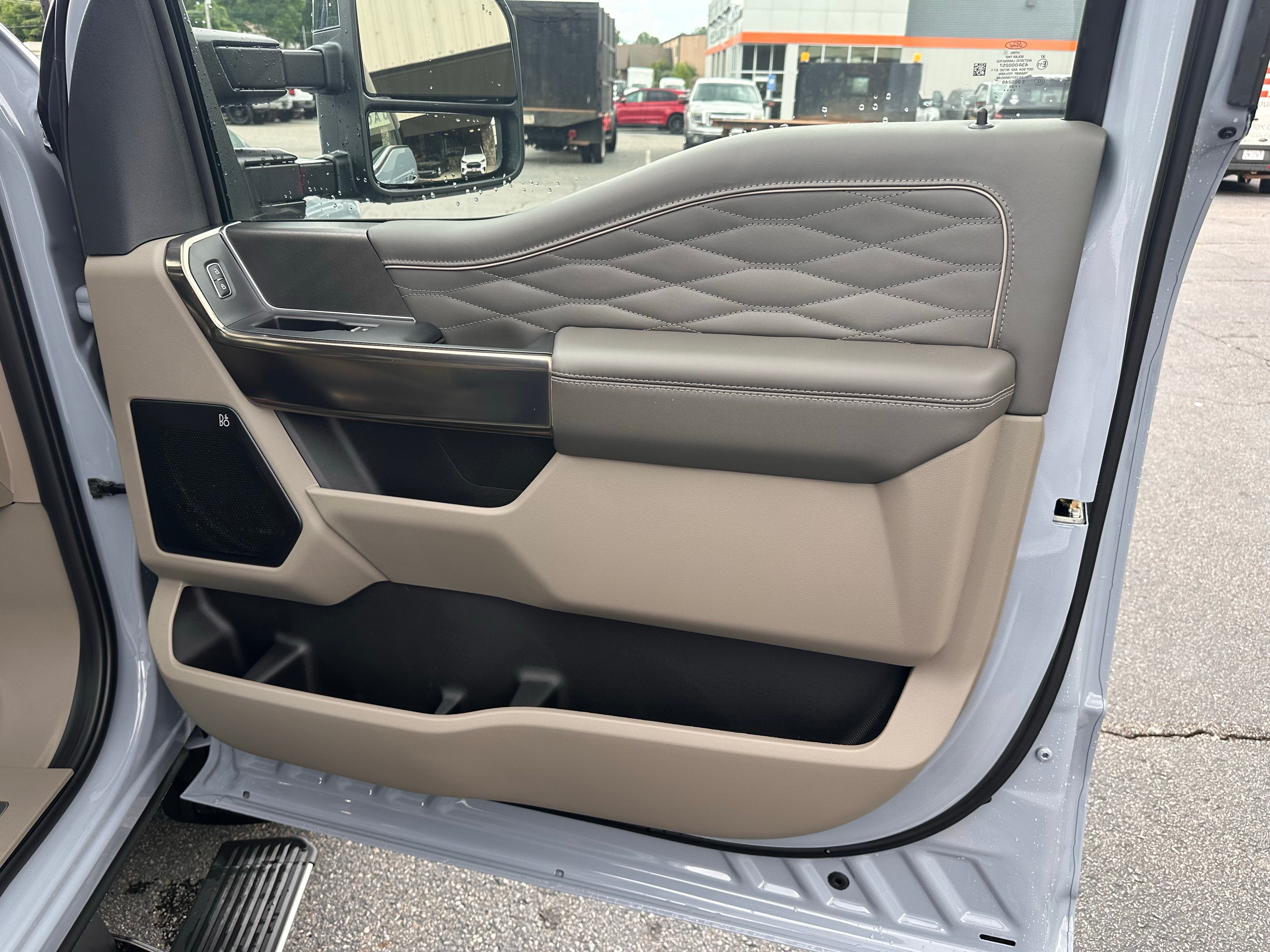 2026 Ford Super Duty F-350 DRW Platinum