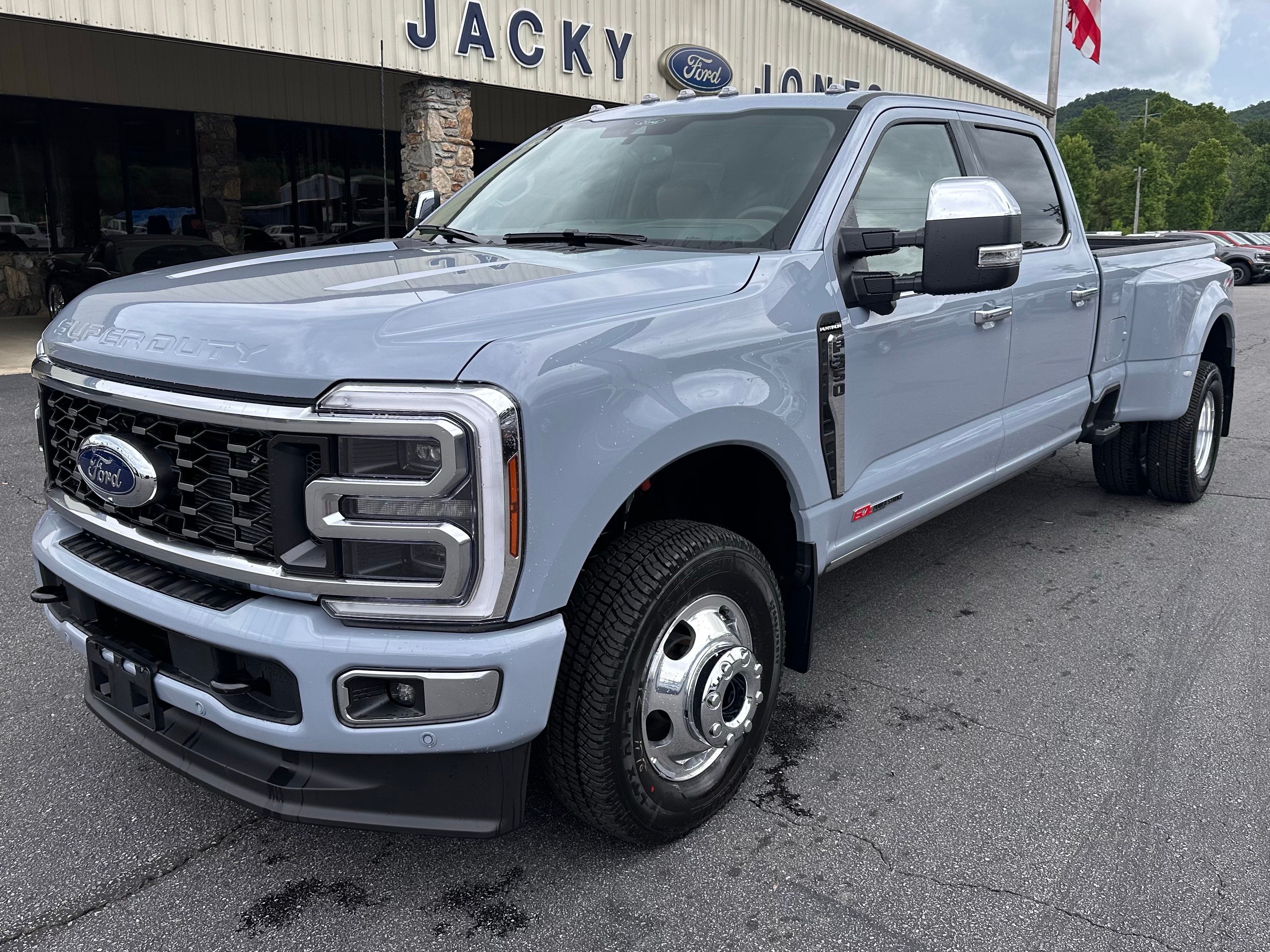 2026 Ford Super Duty F-350 DRW Platinum