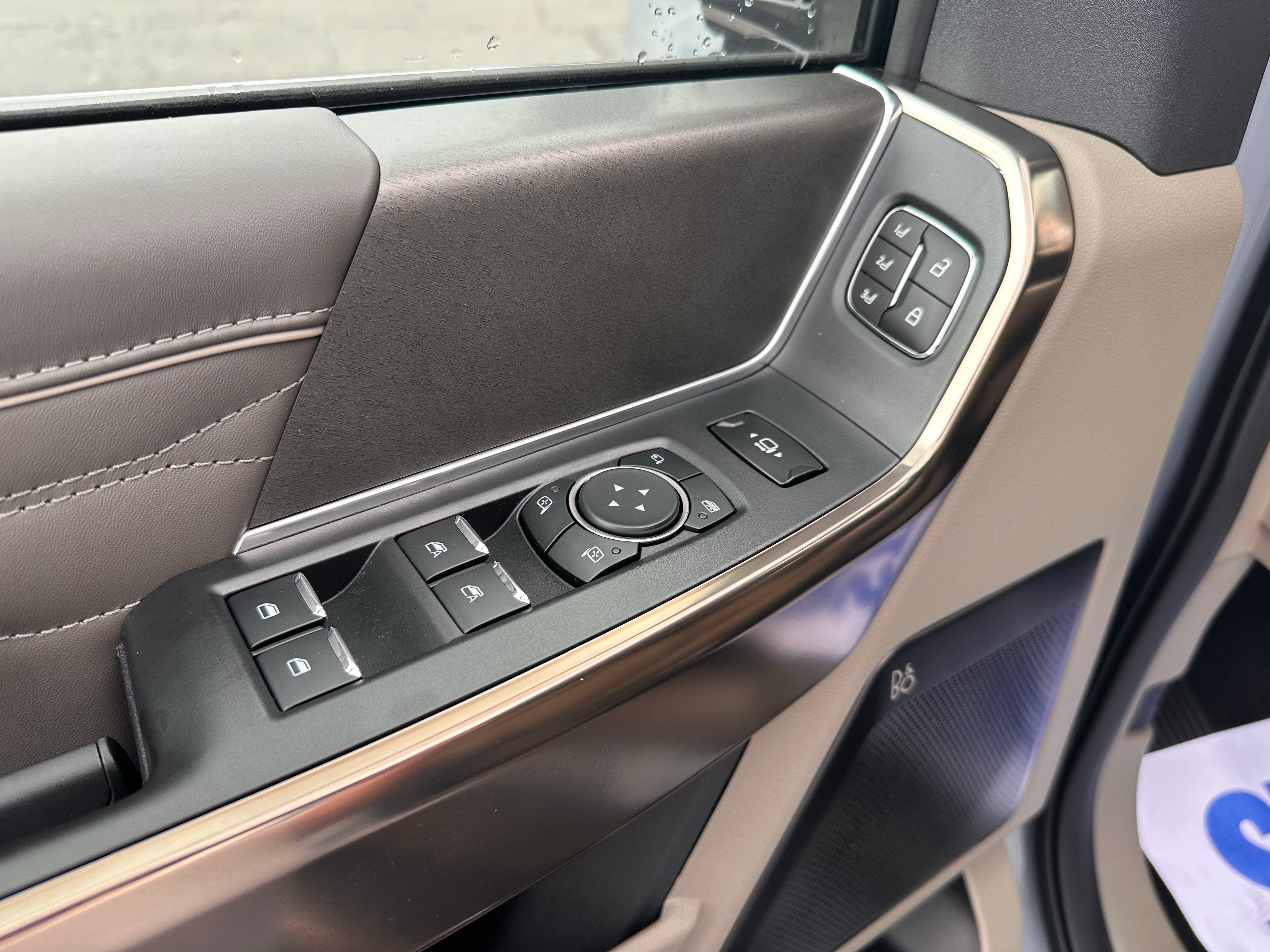 2026 Ford Super Duty F-350 DRW Platinum